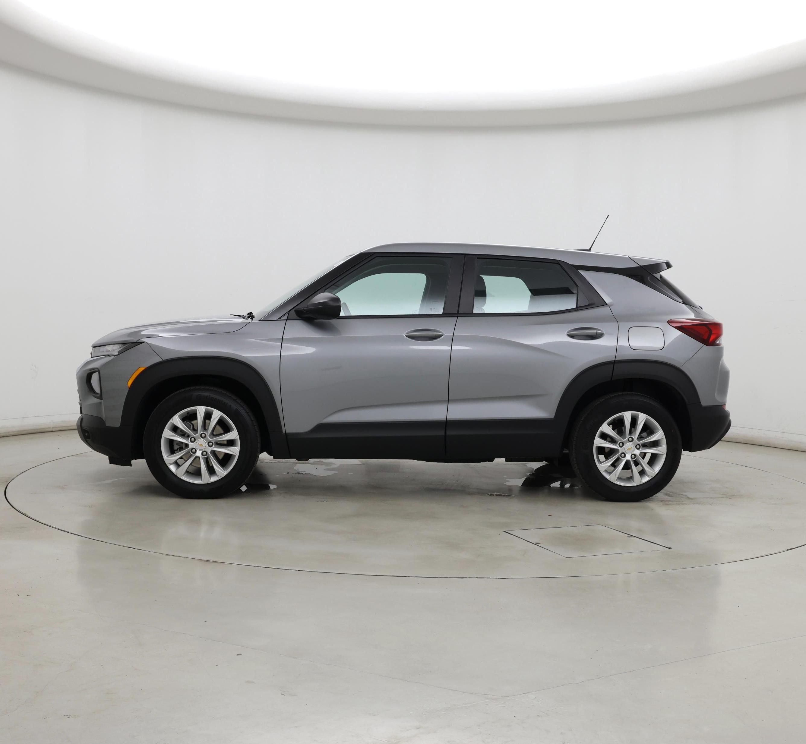 Thumbnail: 2023 Chevrolet TrailBlazer - 3