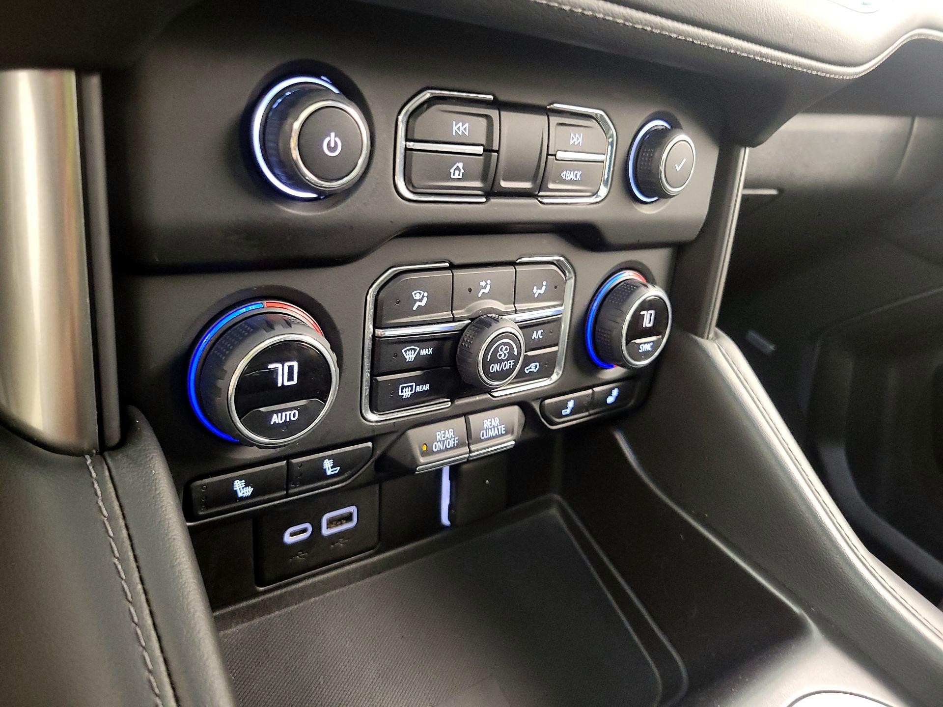 Thumbnail: 2021 Chevrolet Tahoe - 17