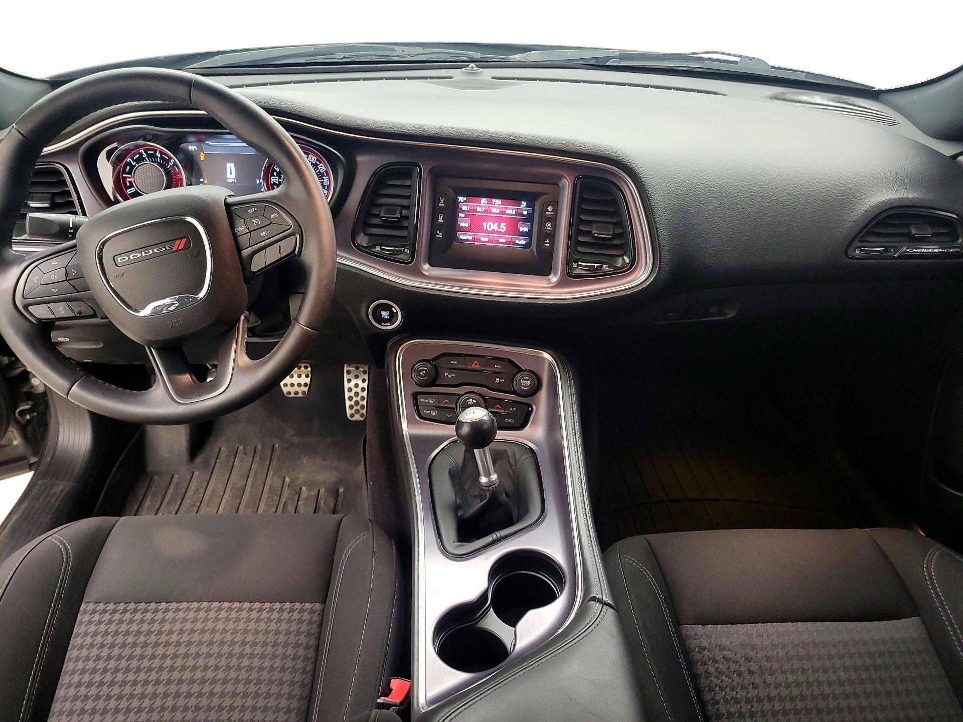 Thumbnail: 2016 Dodge Challenger - 9