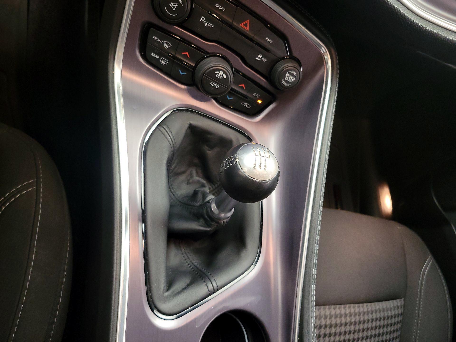 Thumbnail: 2016 Dodge Challenger - 17