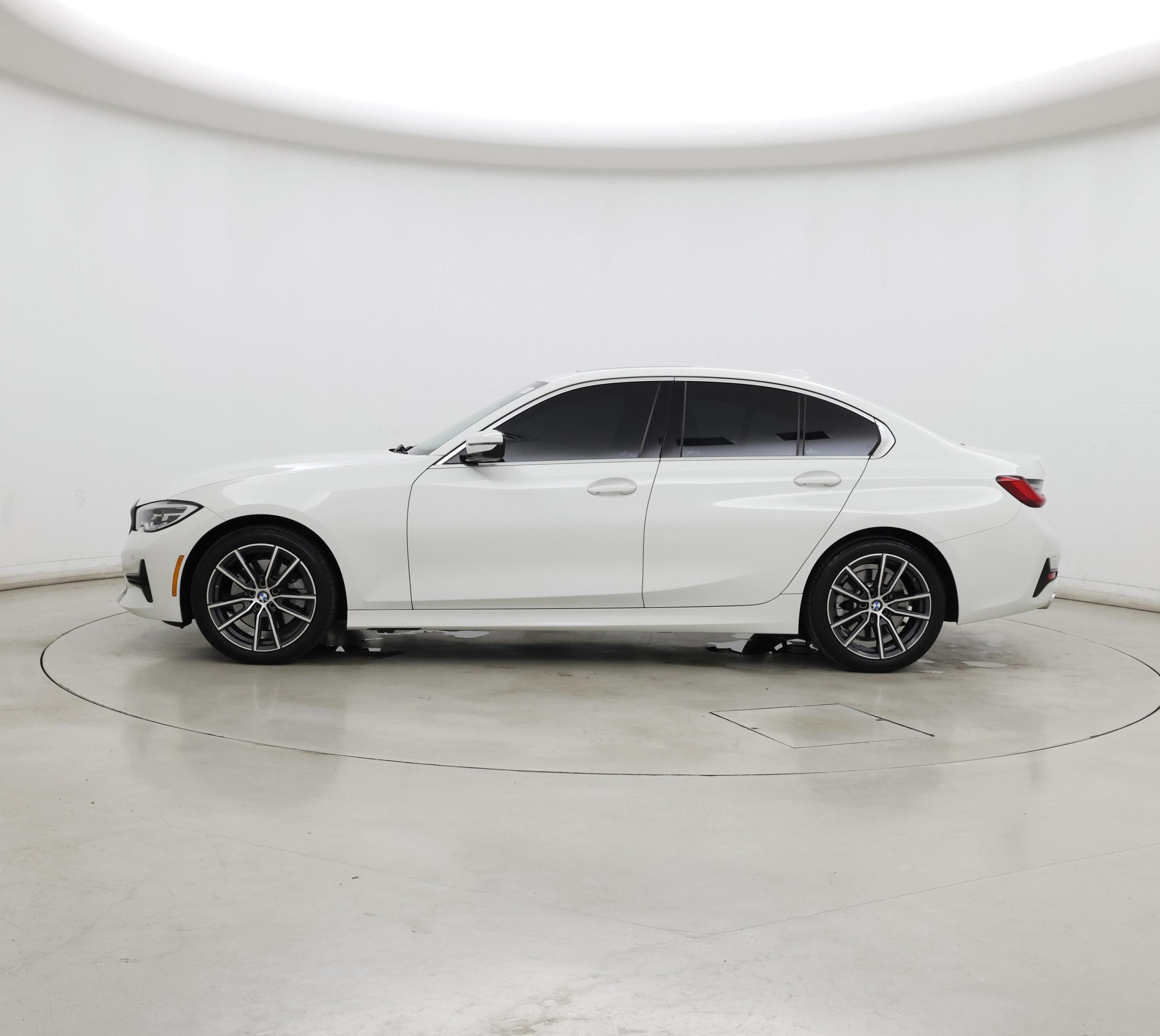 Thumbnail: 2021 BMW 3 Series - 3