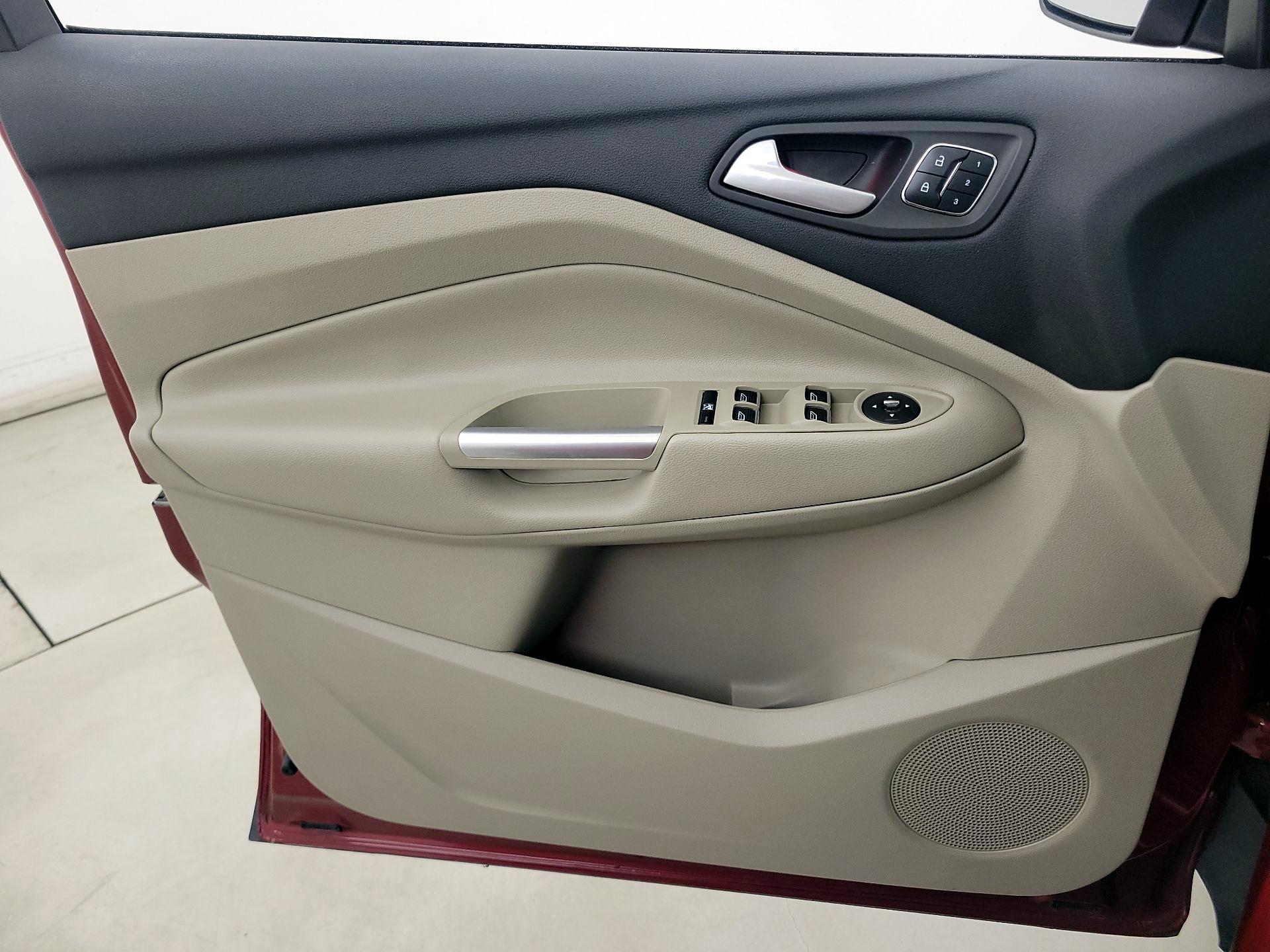 Thumbnail: 2016 Ford Escape - 12
