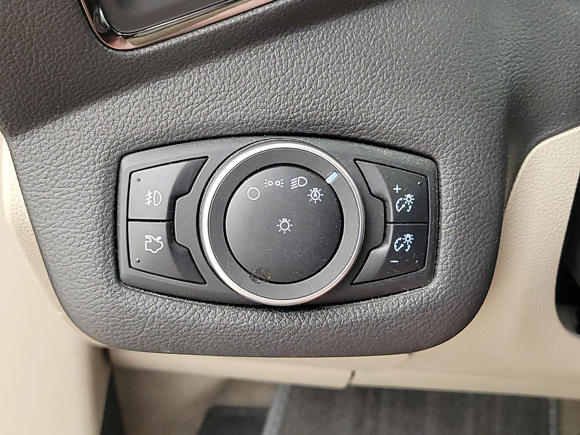 Thumbnail: 2016 Ford Escape - 13