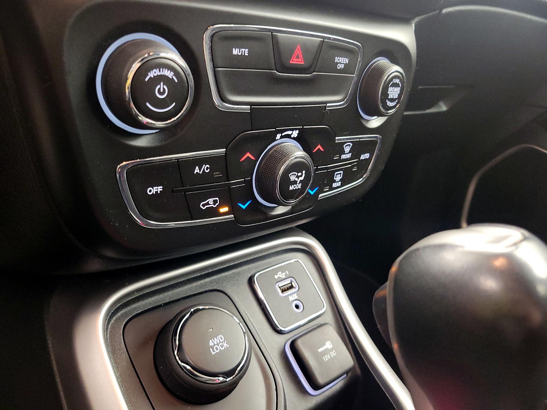 Thumbnail: 2021 Jeep Compass - 17