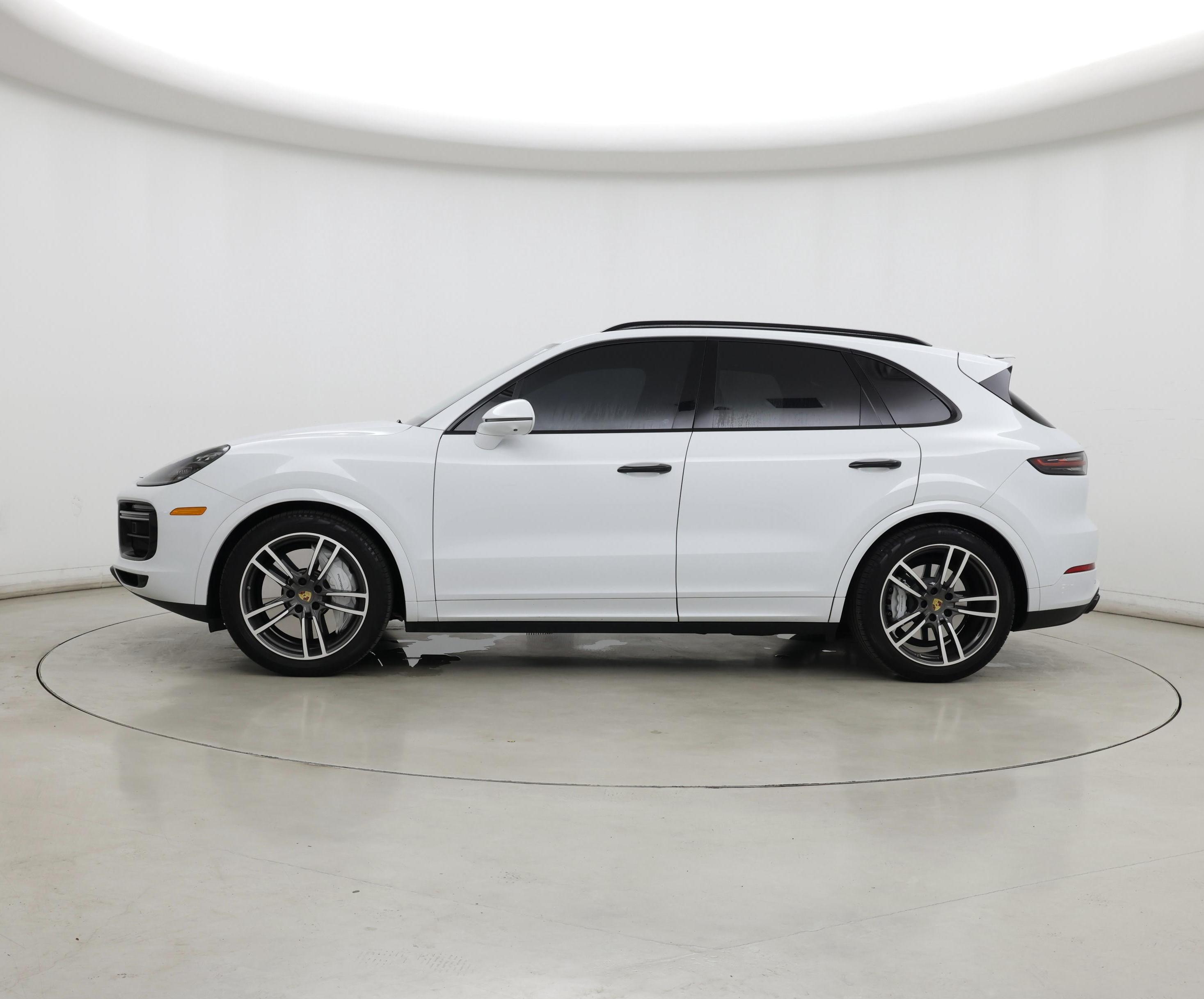 Thumbnail: 2020 Porsche Cayenne - 3