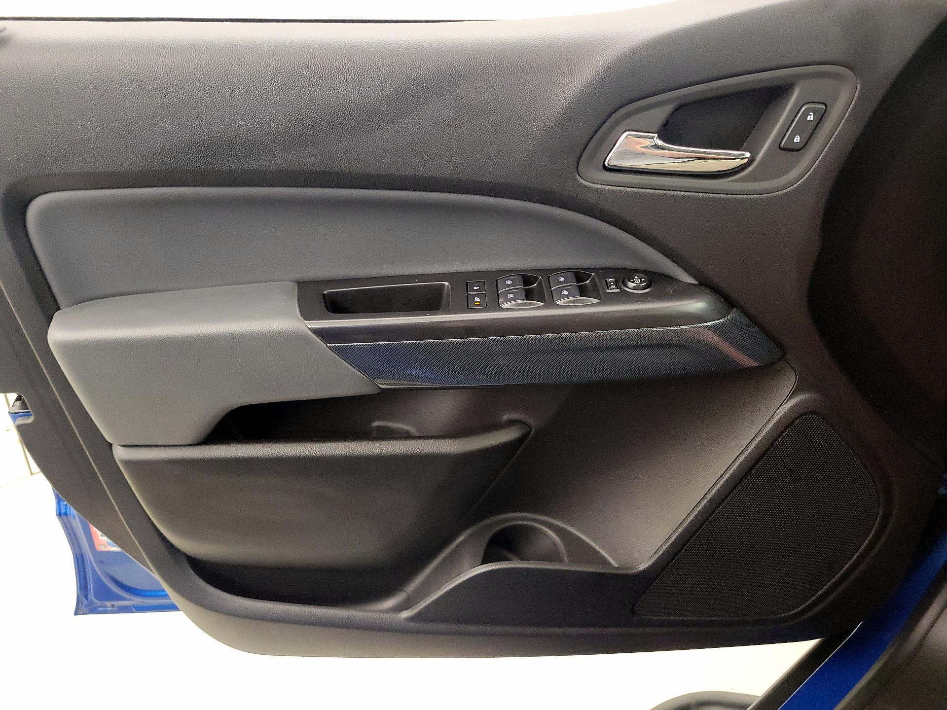 Thumbnail: 2022 Chevrolet Colorado - 12