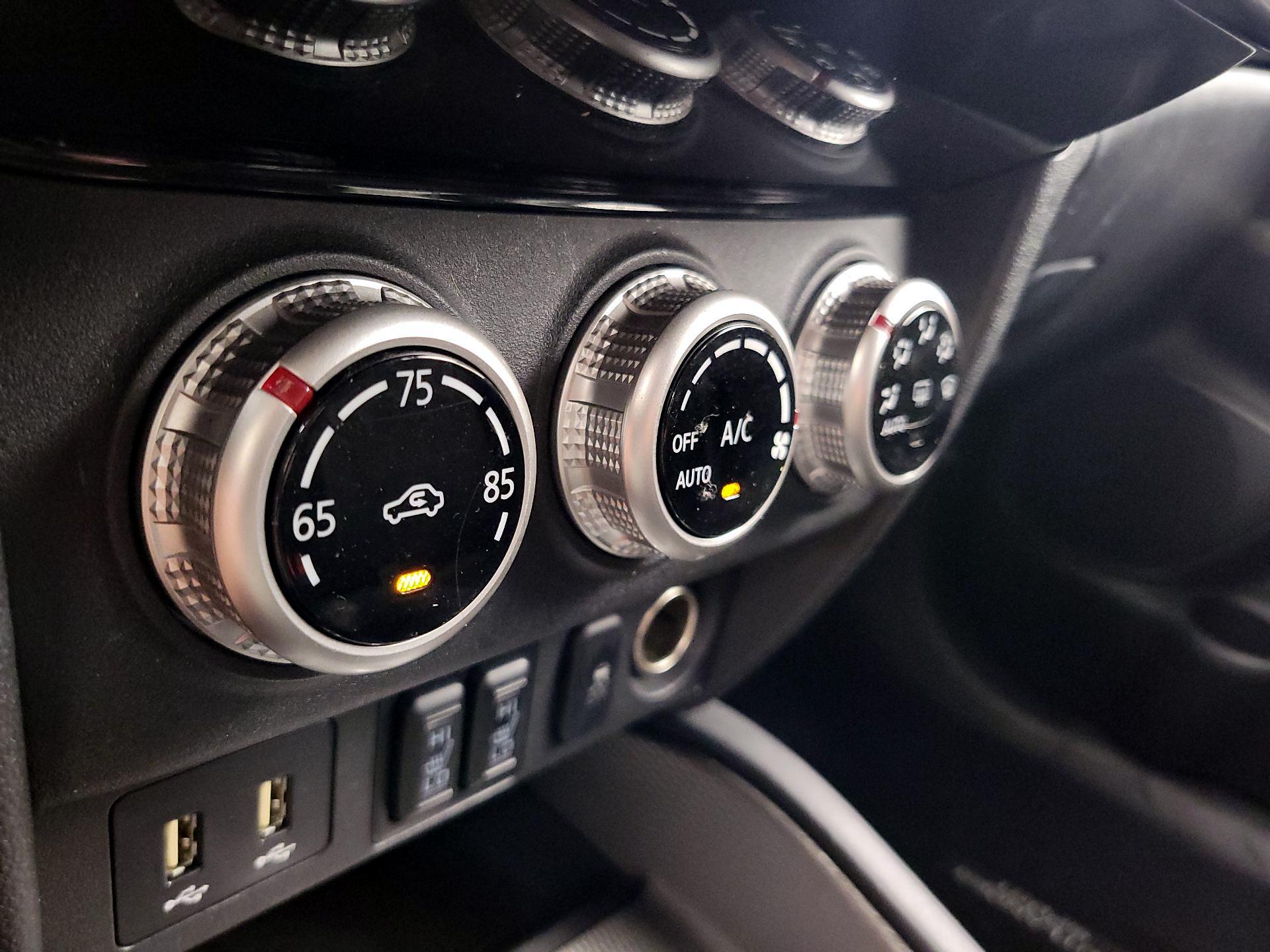 Thumbnail: 2020 Mitsubishi Outlander Sport - 16