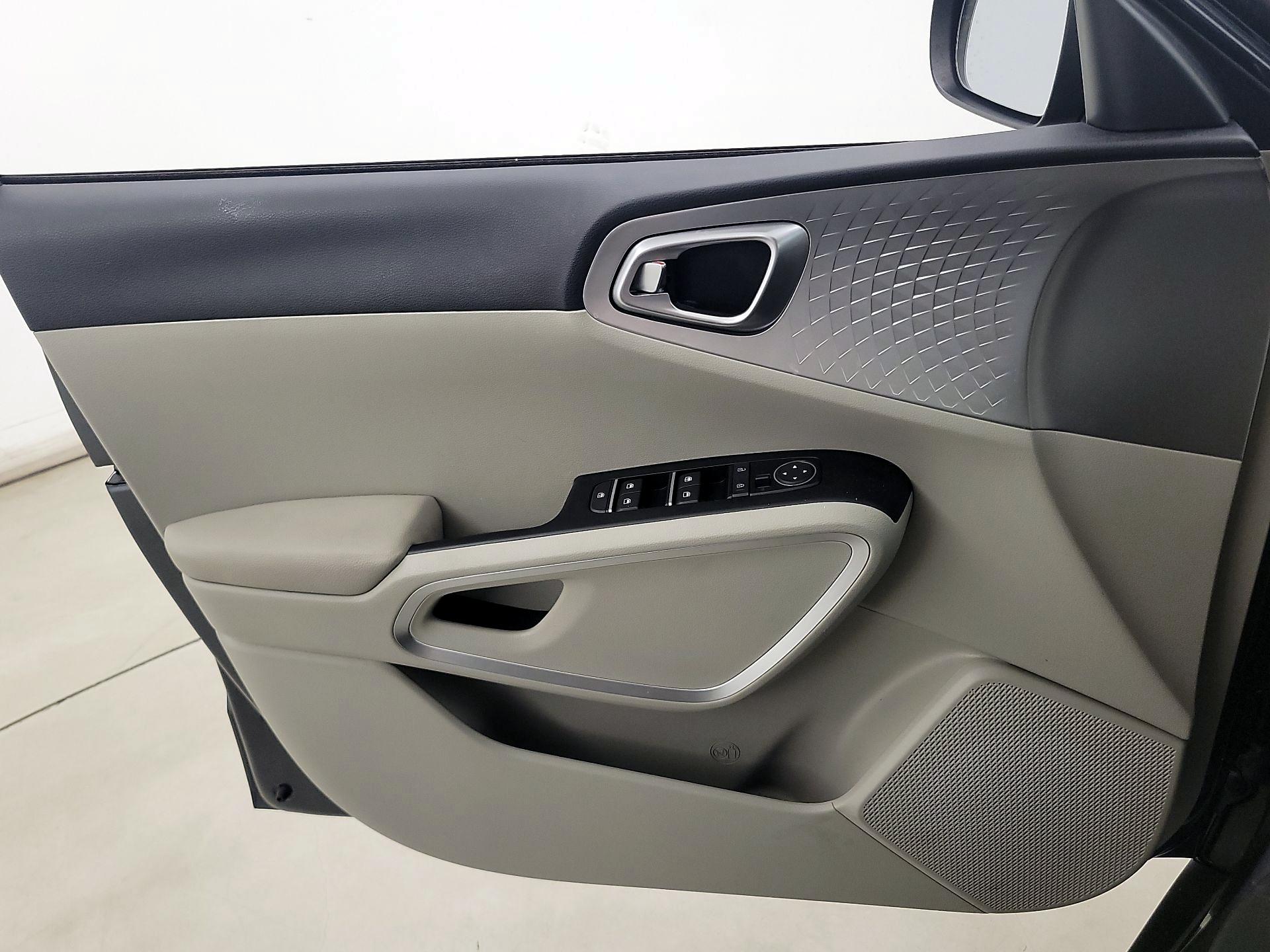 Thumbnail: 2022 Kia Soul - 12