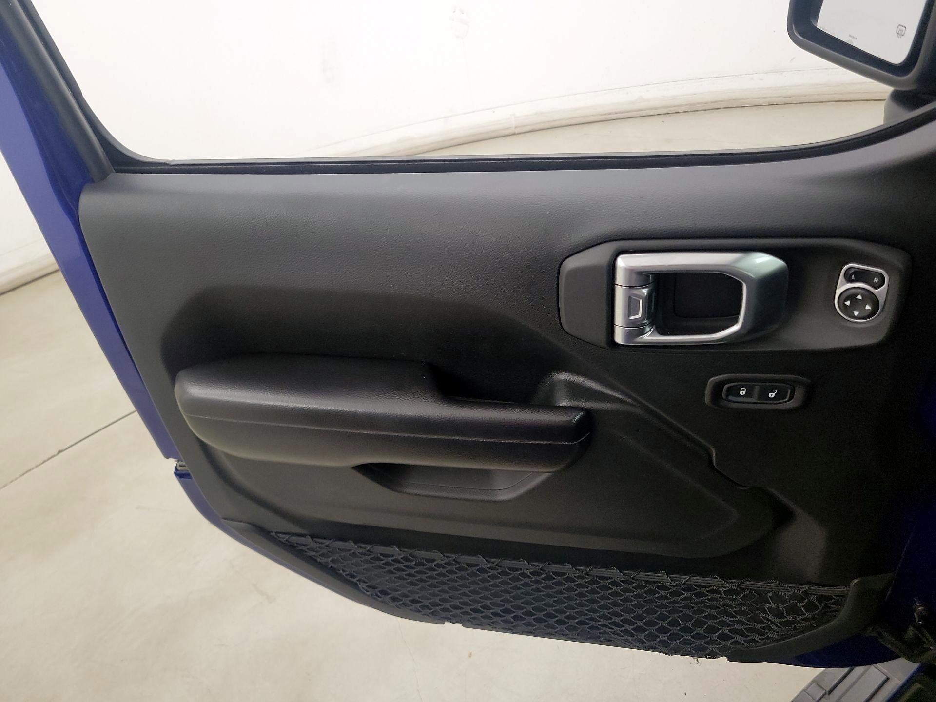 Thumbnail: 2019 Jeep Wrangler - 12