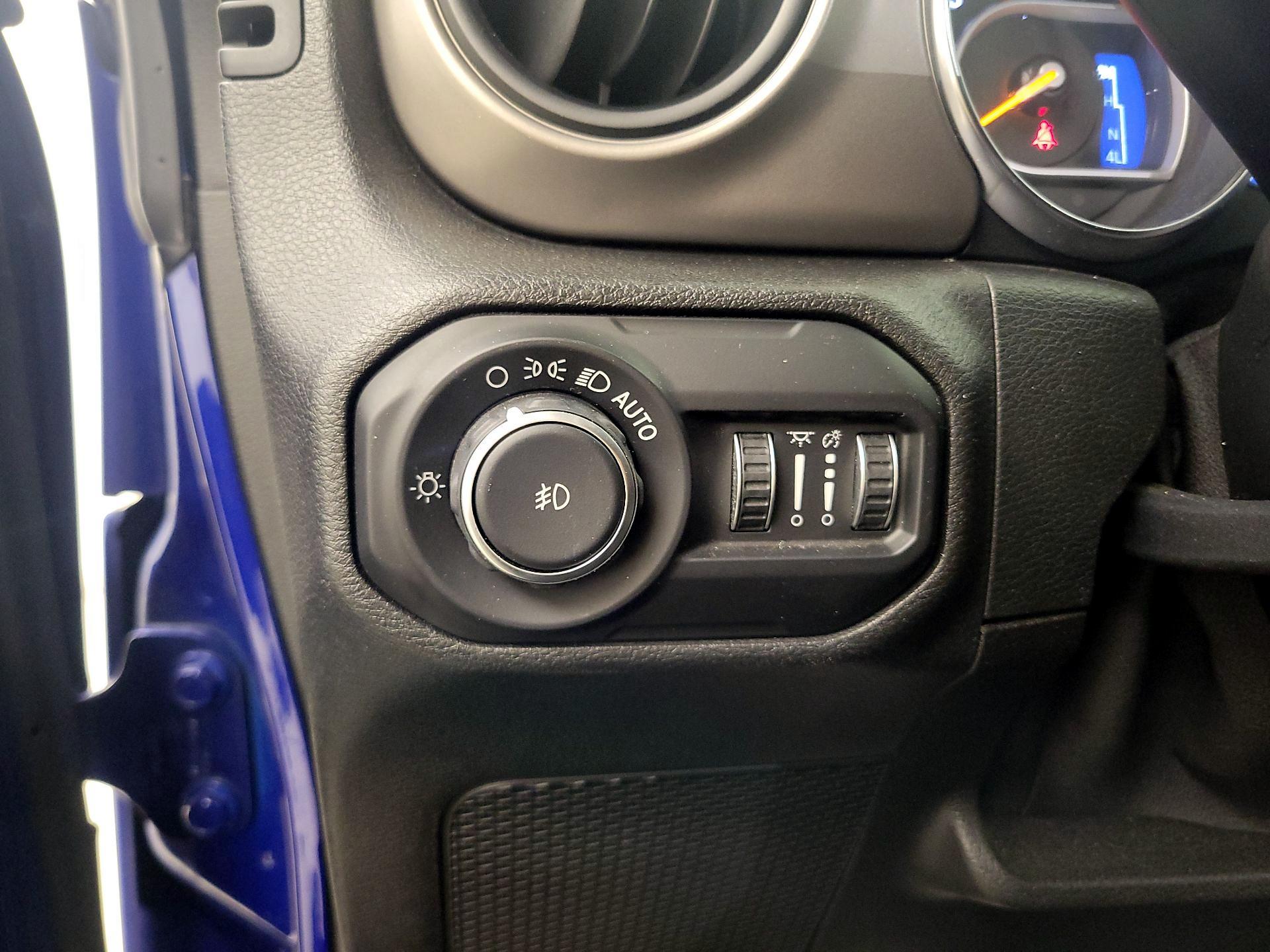 Thumbnail: 2019 Jeep Wrangler - 13