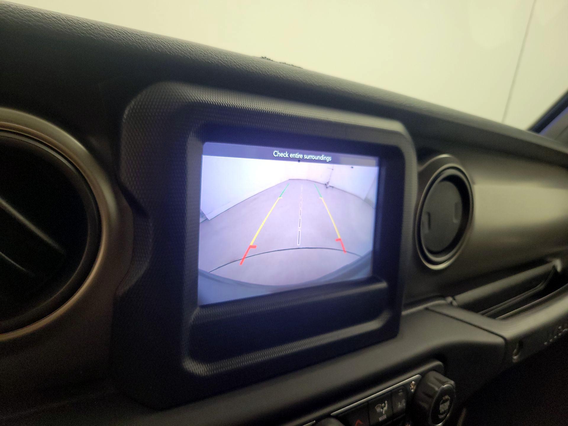 Thumbnail: 2019 Jeep Wrangler - 14