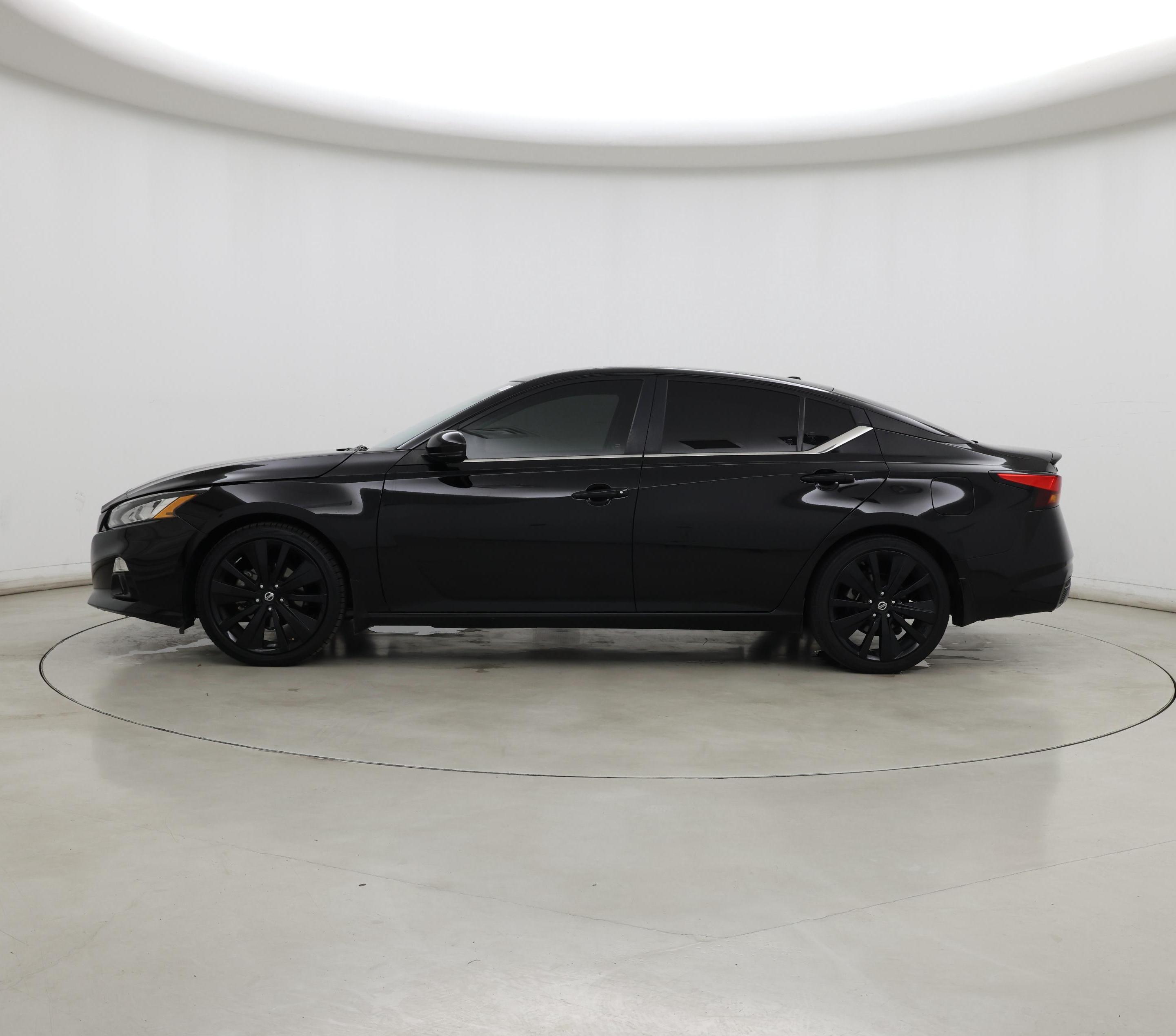Thumbnail: 2022 Nissan Altima - 3