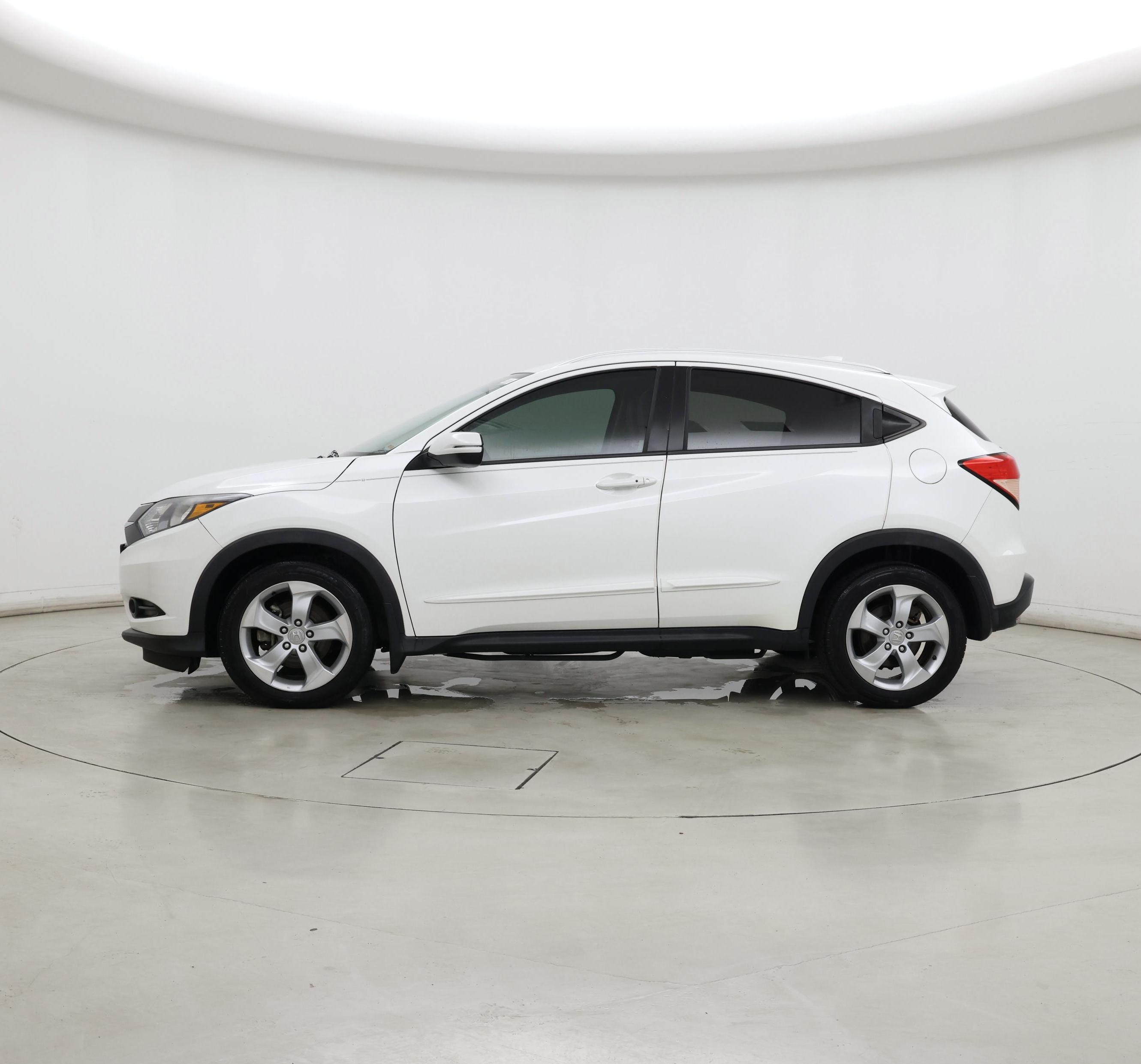 Thumbnail: 2016 Honda HR-V - 3