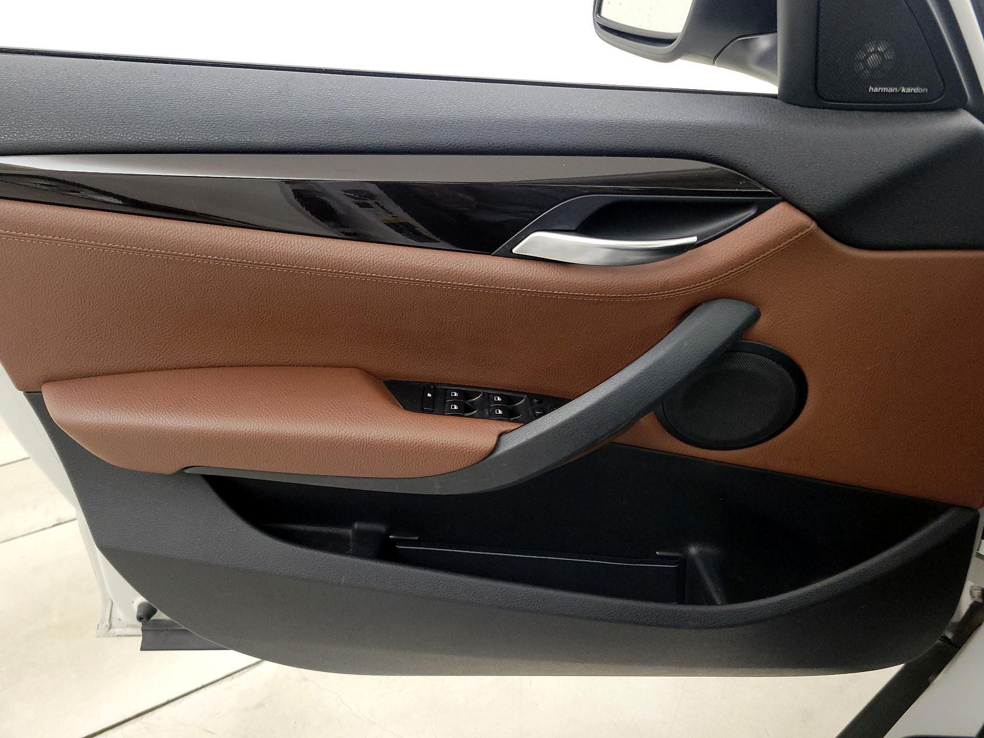 Thumbnail: 2015 BMW X1 - 12