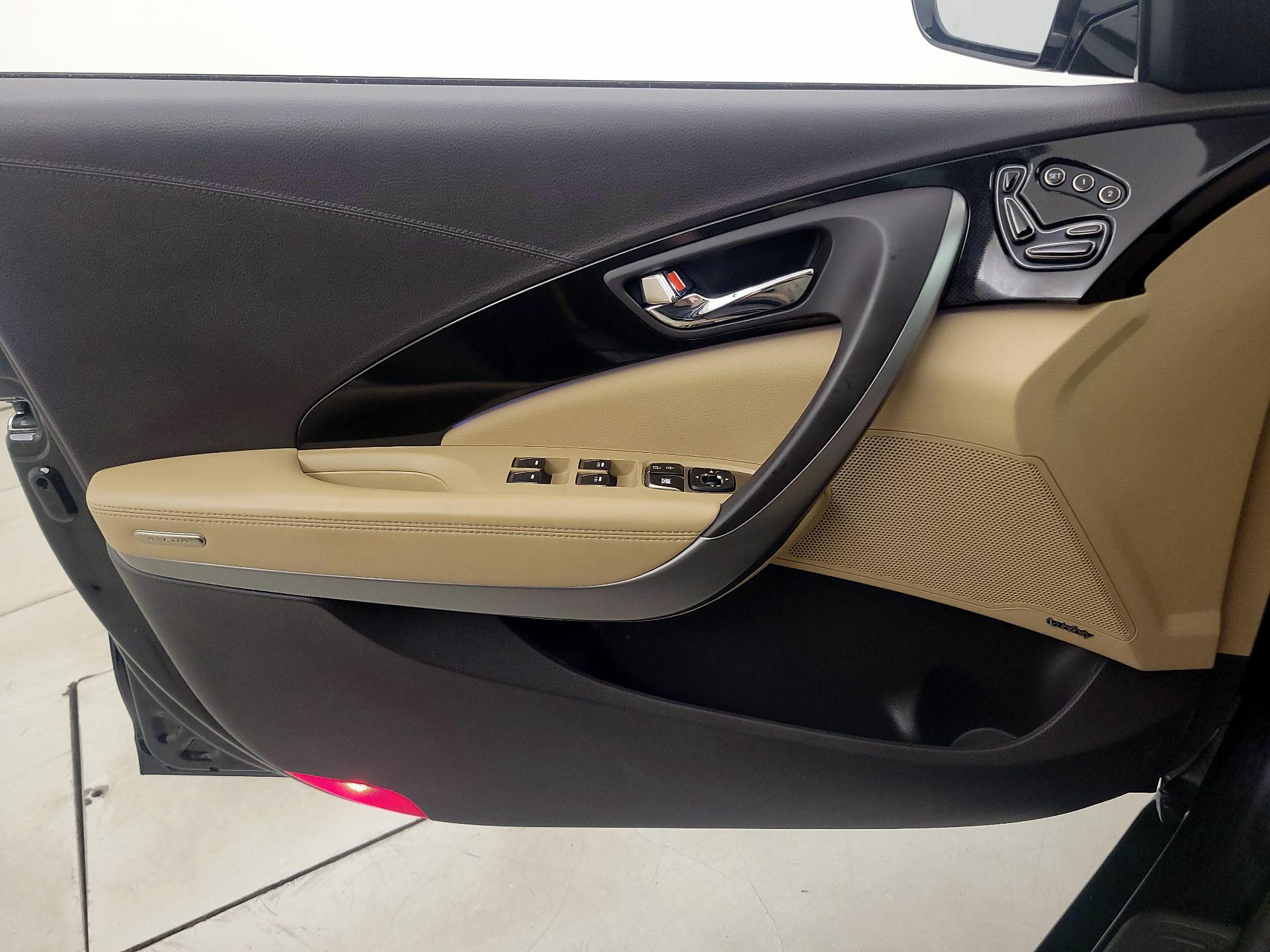 Thumbnail: 2013 Hyundai Azera - 12