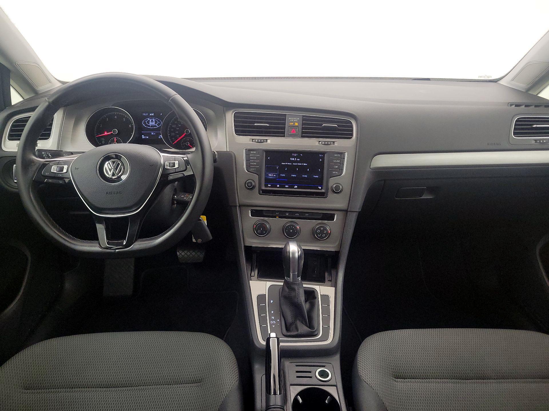 Thumbnail: 2017 Volkswagen Golf - 9