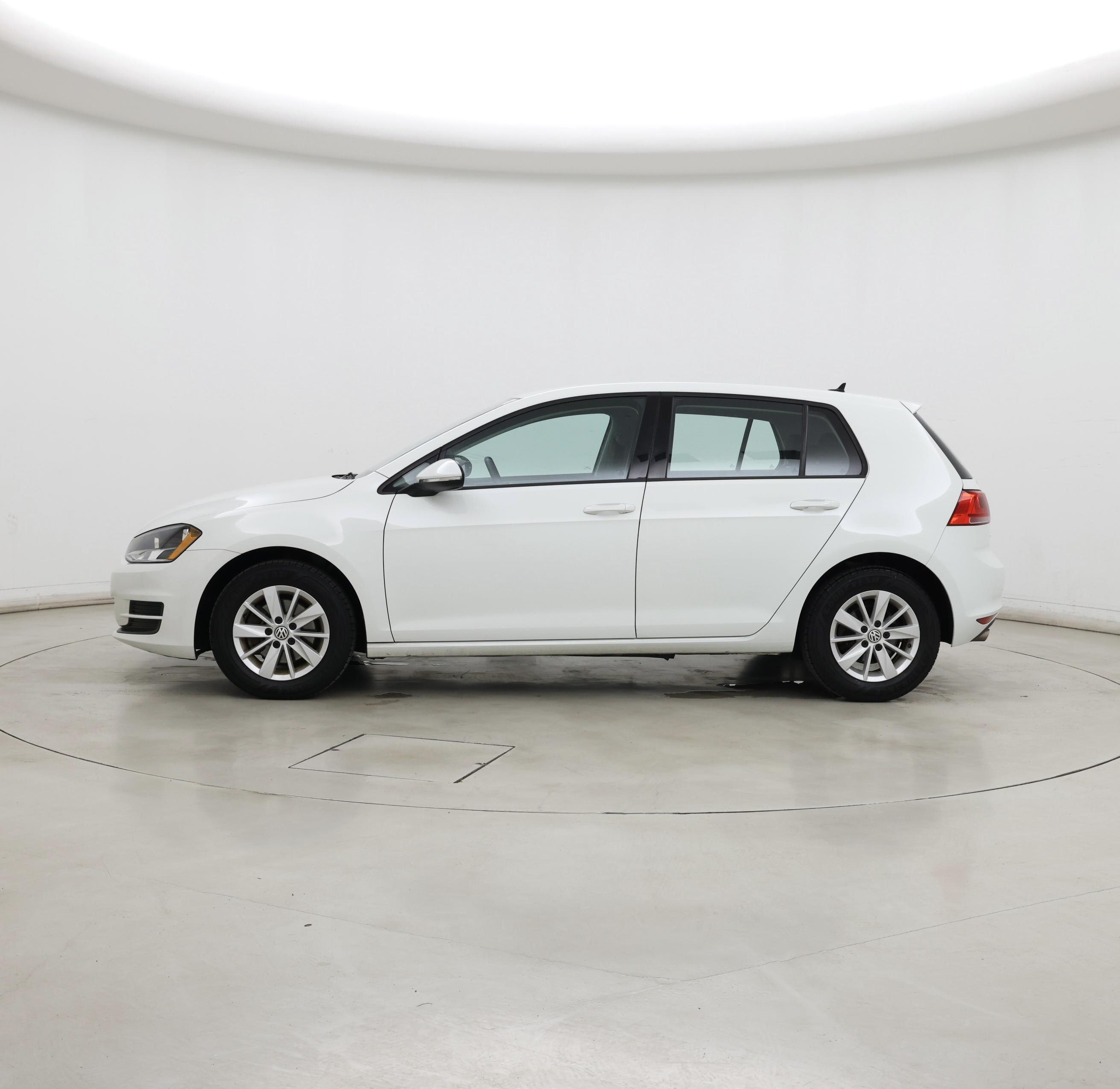 Thumbnail: 2017 Volkswagen Golf - 3