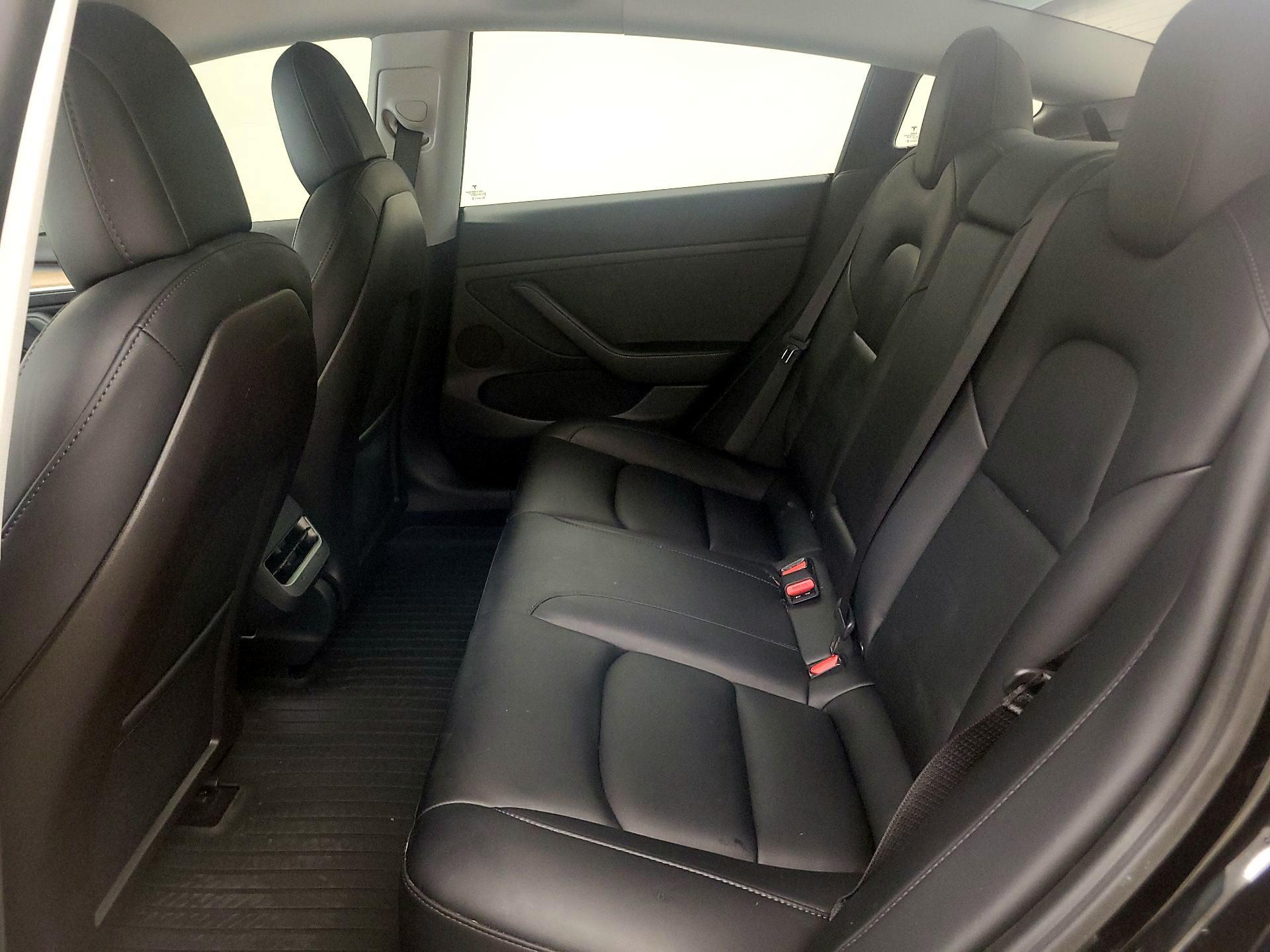 Thumbnail: 2021 Tesla Model 3 - 19