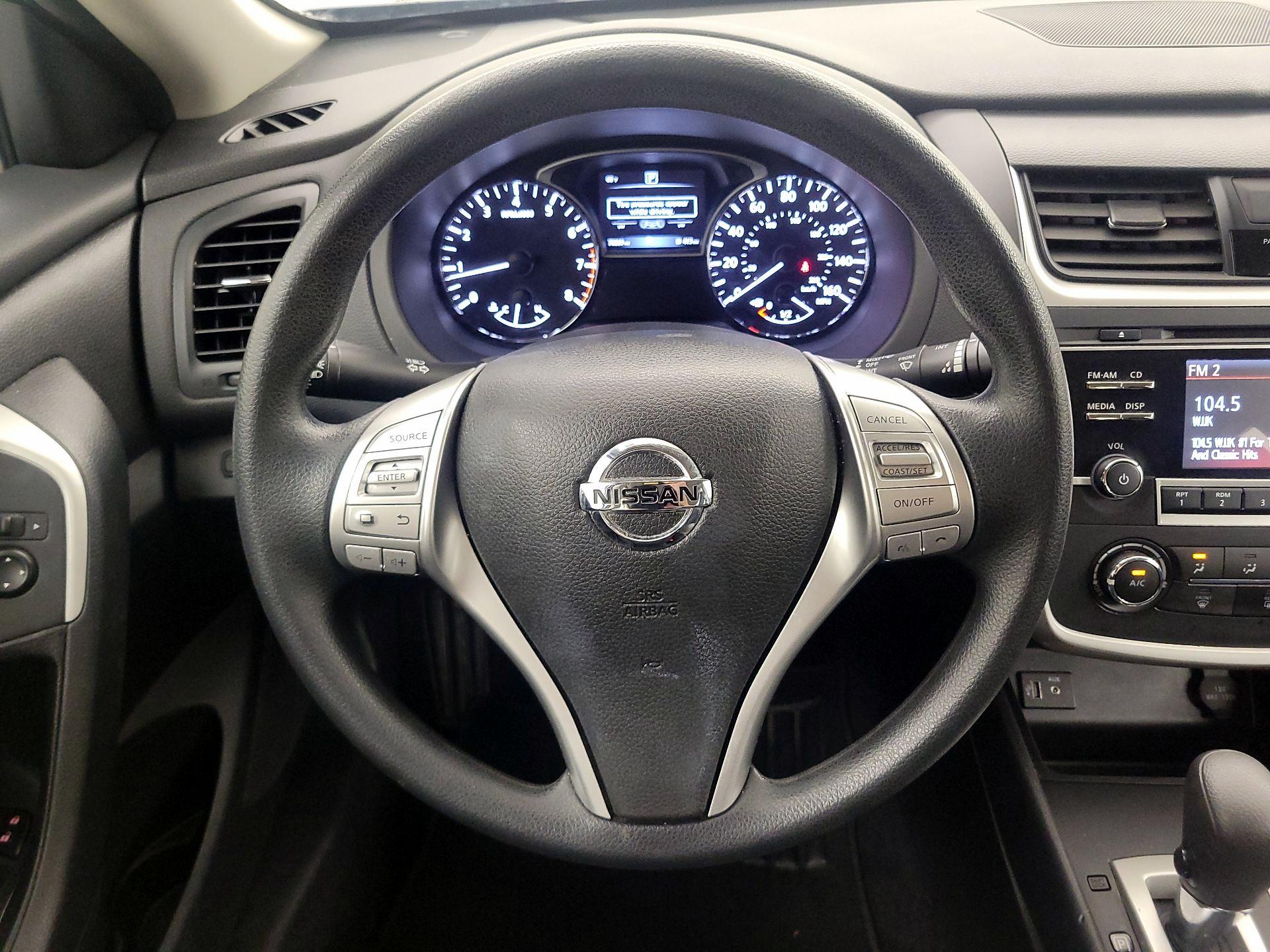 Thumbnail: 2018 Nissan Altima - 10