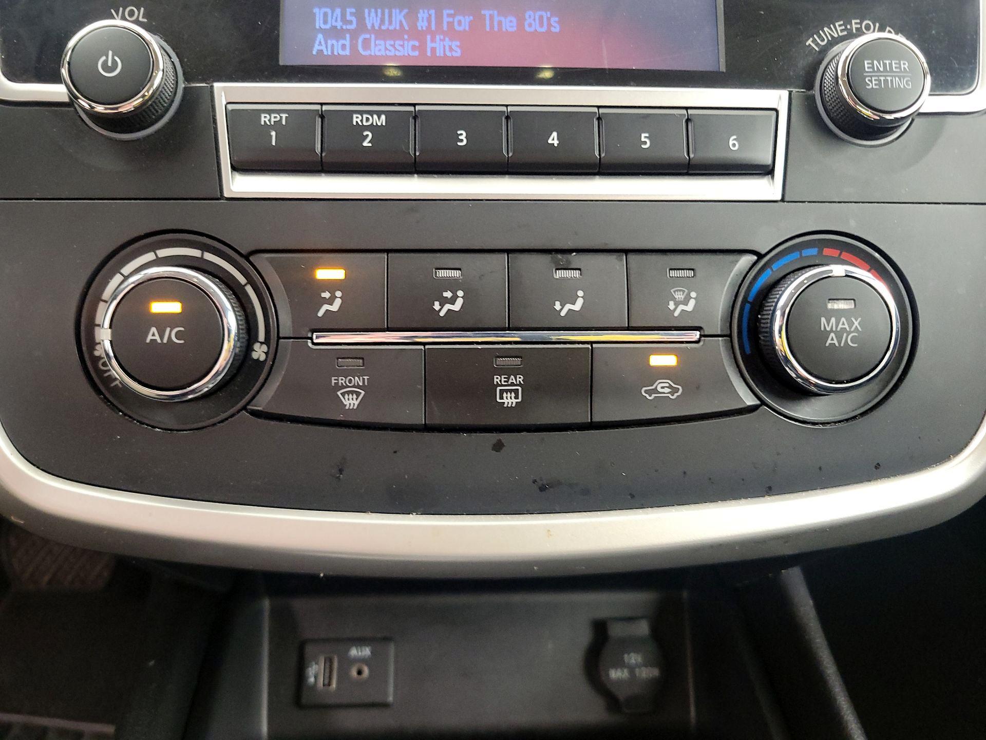 Thumbnail: 2018 Nissan Altima - 16
