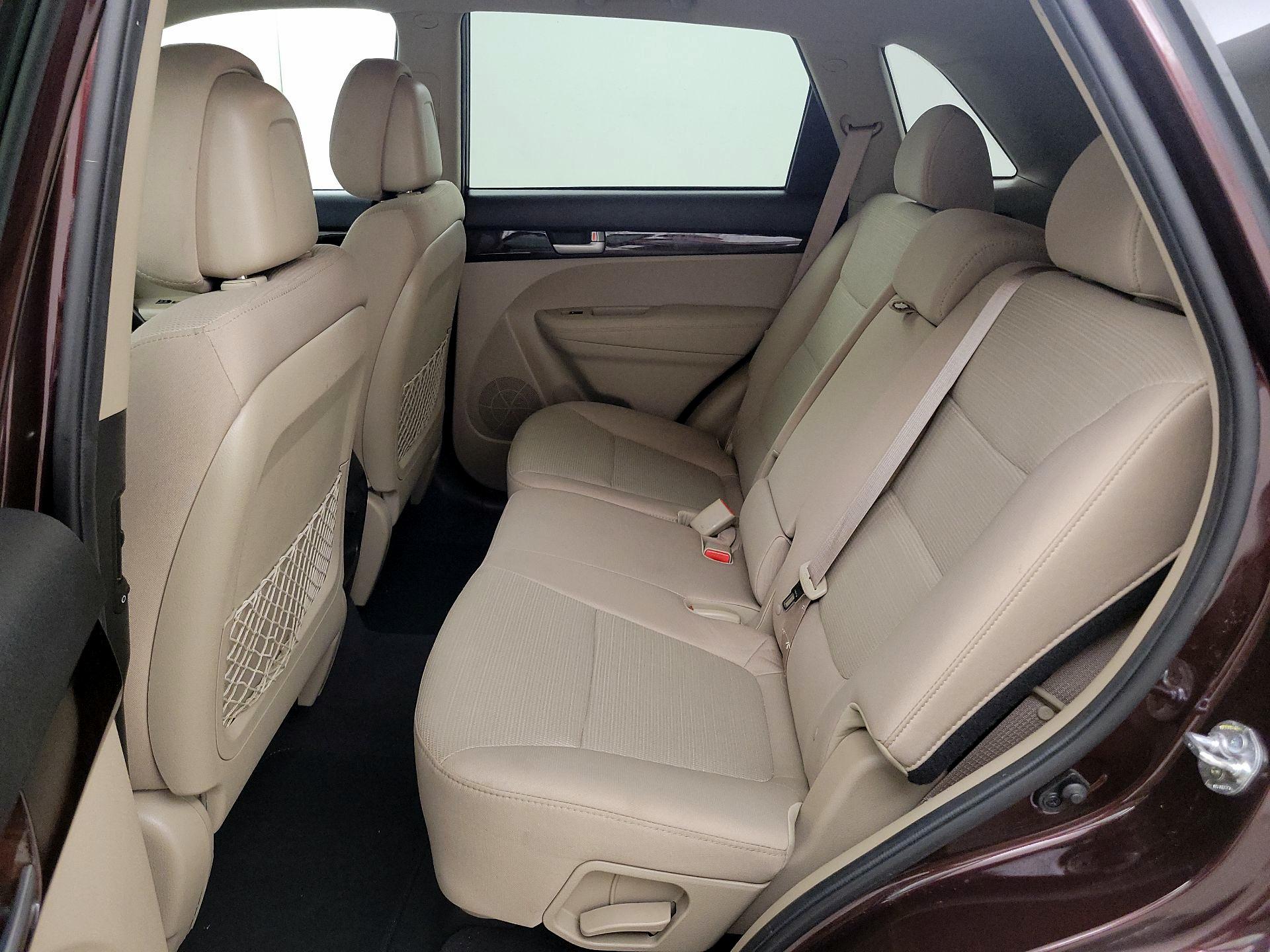 Thumbnail: 2015 Kia Sorento - 18