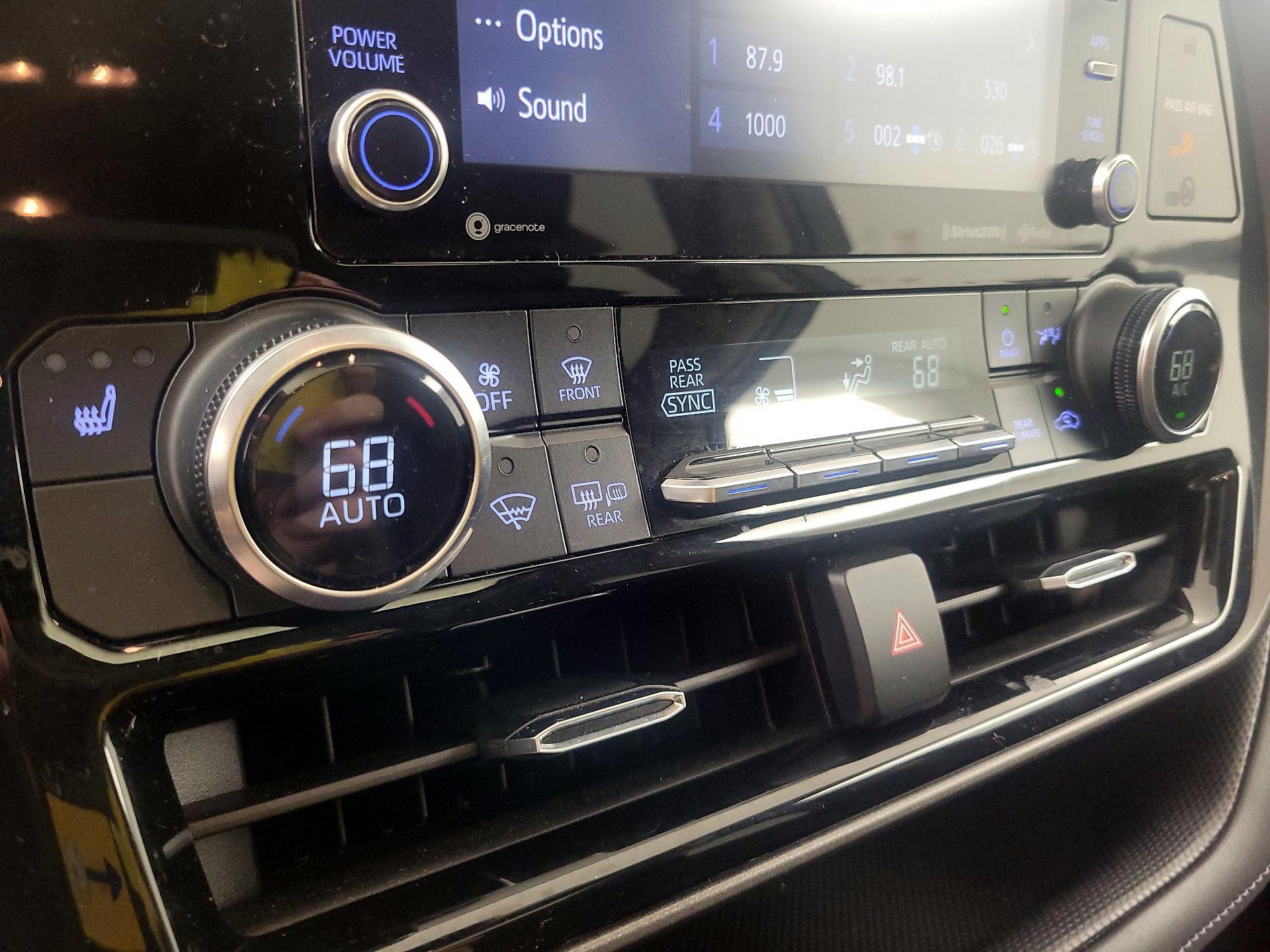 Thumbnail: 2020 Toyota Highlander - 16