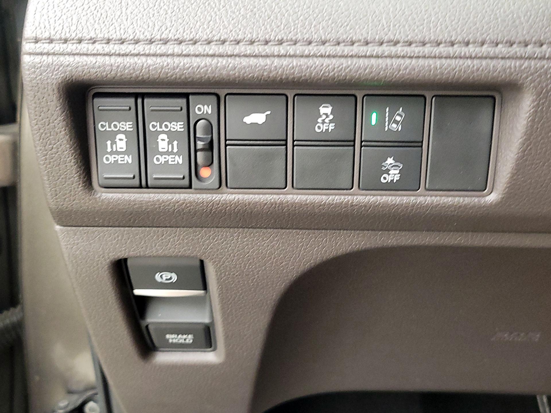 Thumbnail: 2019 Honda Odyssey - 13