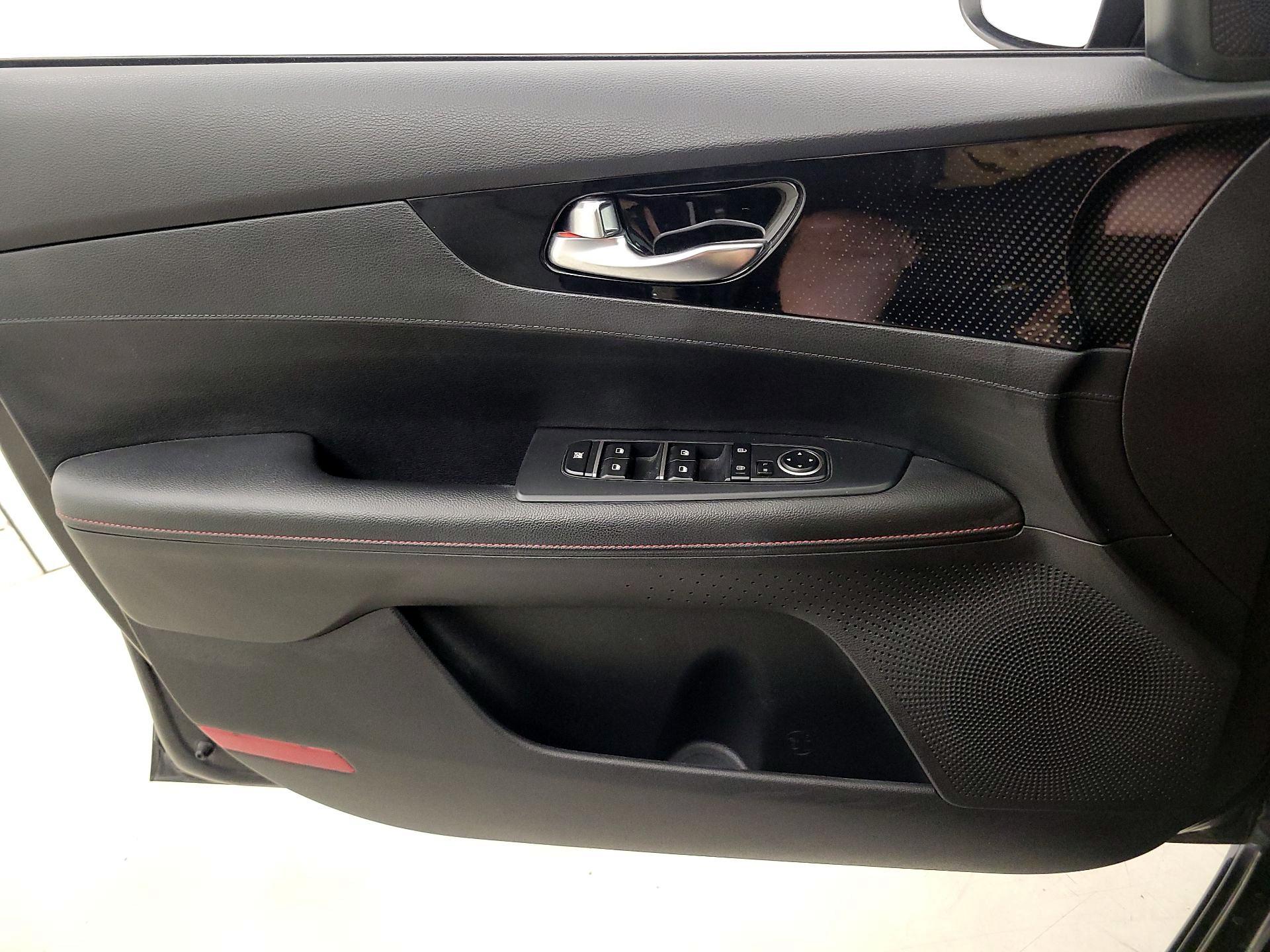 Thumbnail: 2020 Kia Forte - 12