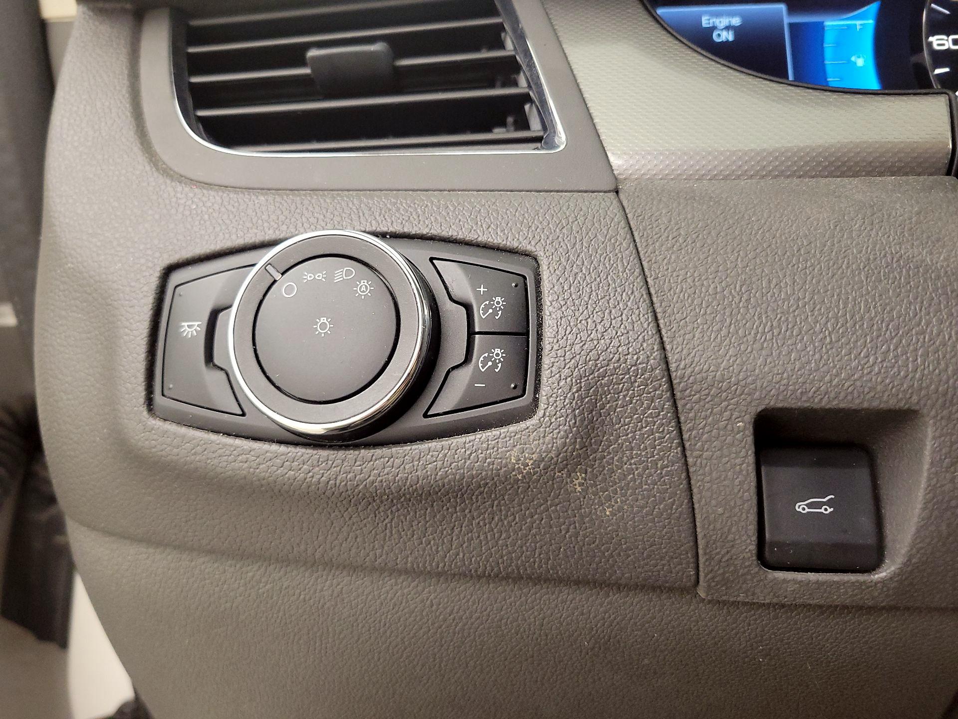 Thumbnail: 2014 Ford Edge - 13