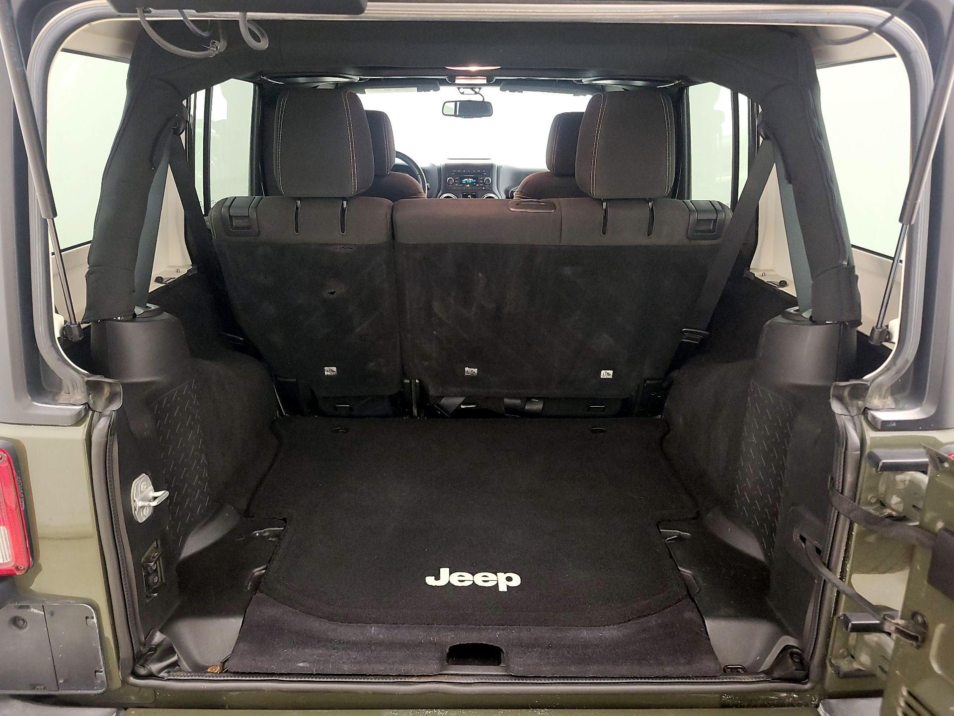 Thumbnail: 2016 Jeep Wrangler - 18