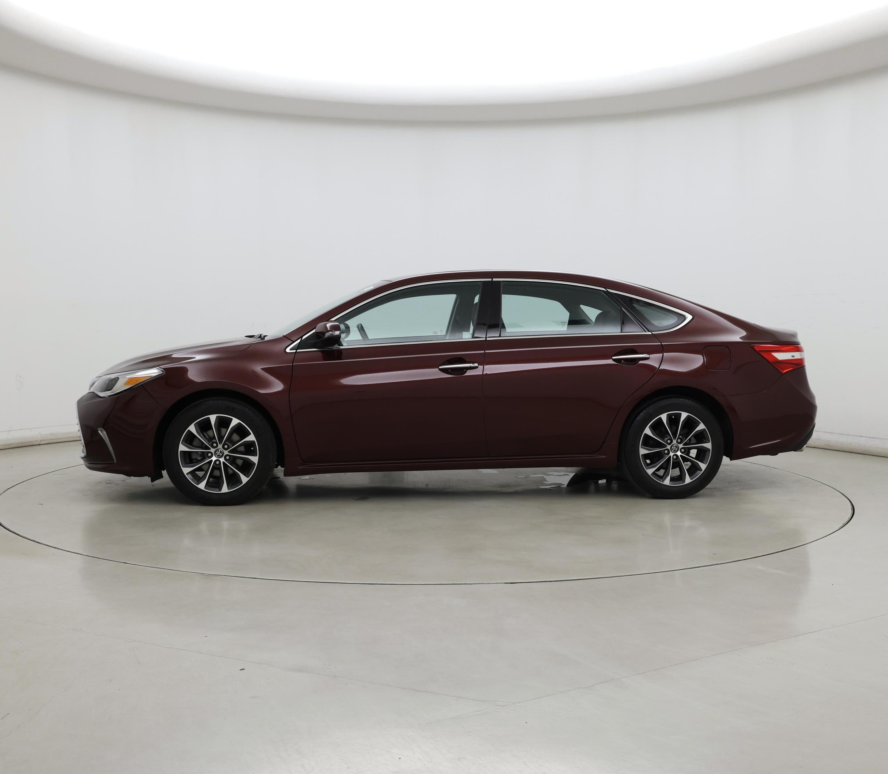 Thumbnail: 2016 Toyota Avalon - 3