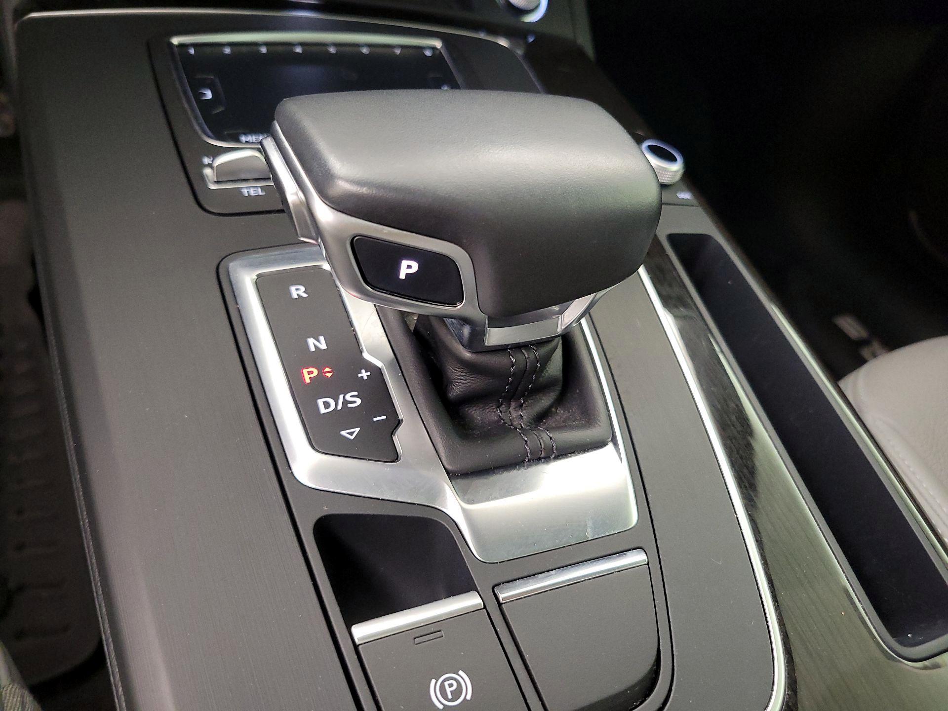 Thumbnail: 2018 Audi Q5 - 18