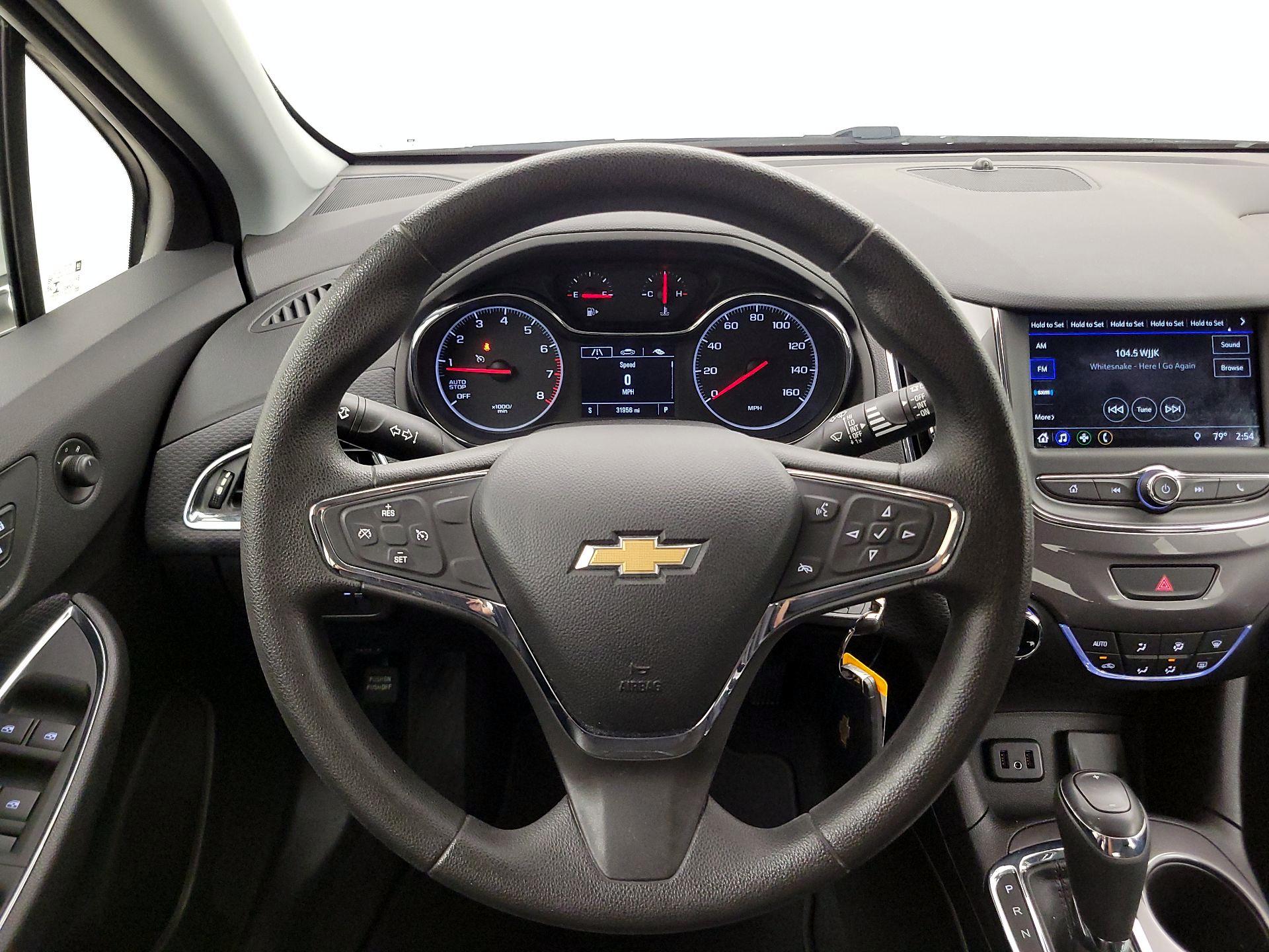 Thumbnail: 2019 Chevrolet Cruze - 10