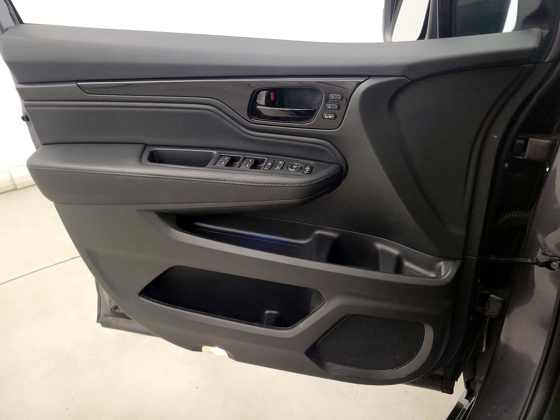 Thumbnail: 2023 Honda Odyssey - 12
