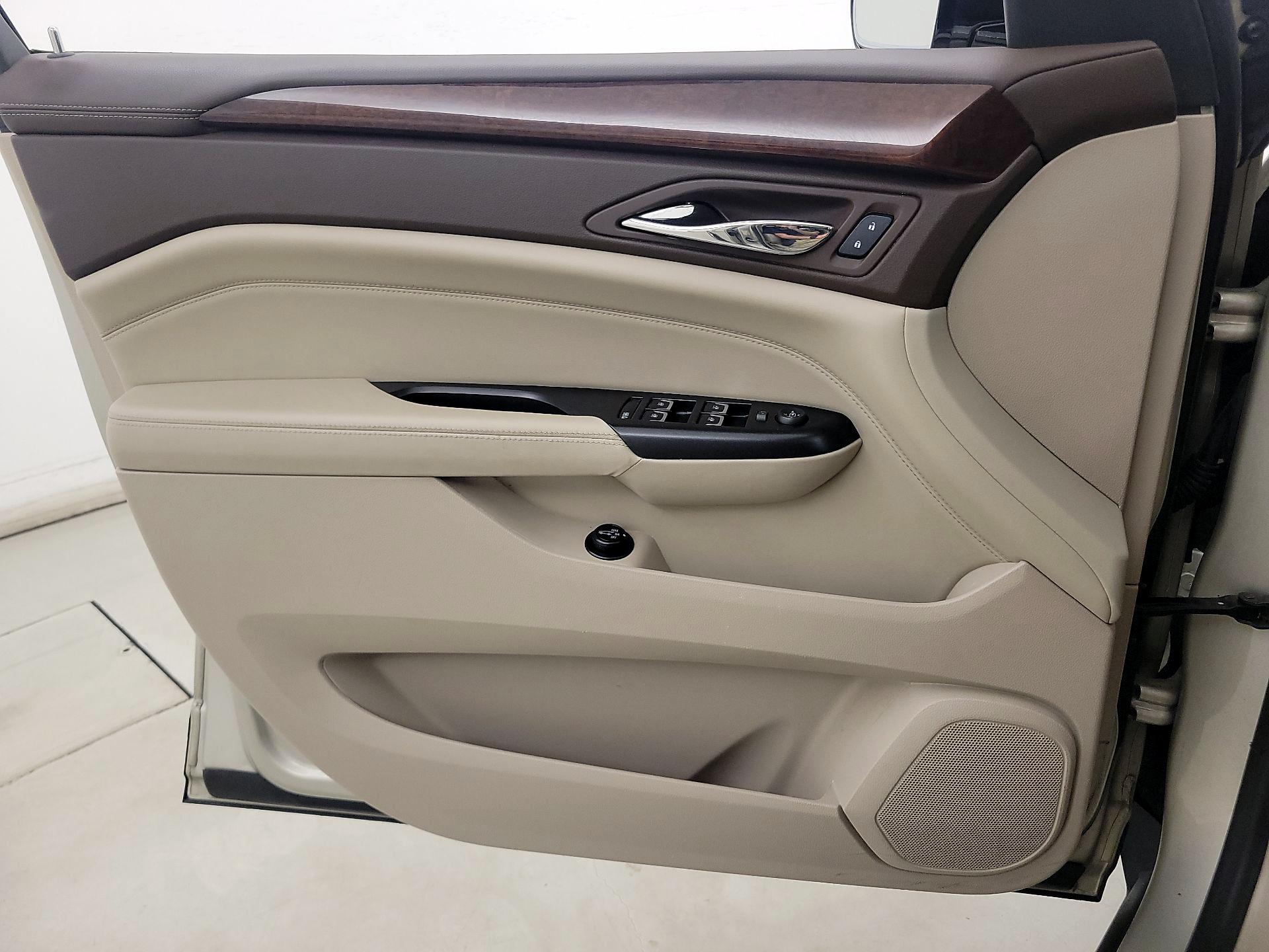 Thumbnail: 2016 Cadillac SRX - 12
