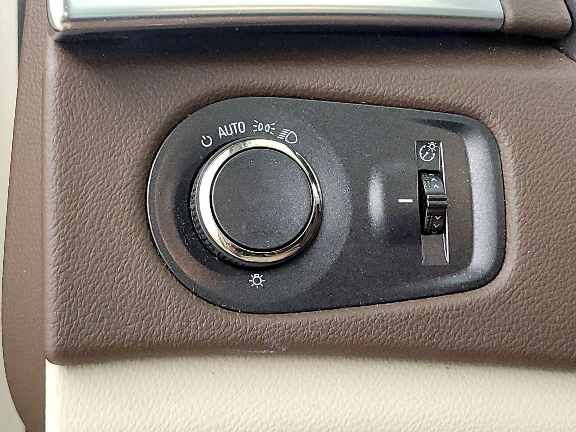Thumbnail: 2016 Cadillac SRX - 13