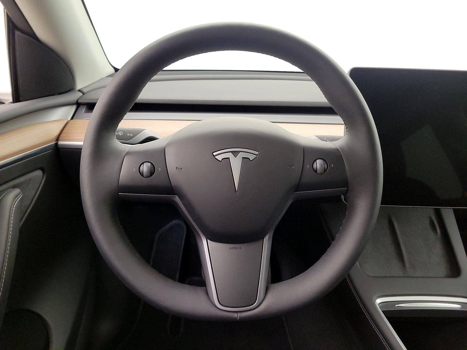 Thumbnail: 2023 Tesla Model Y - 10