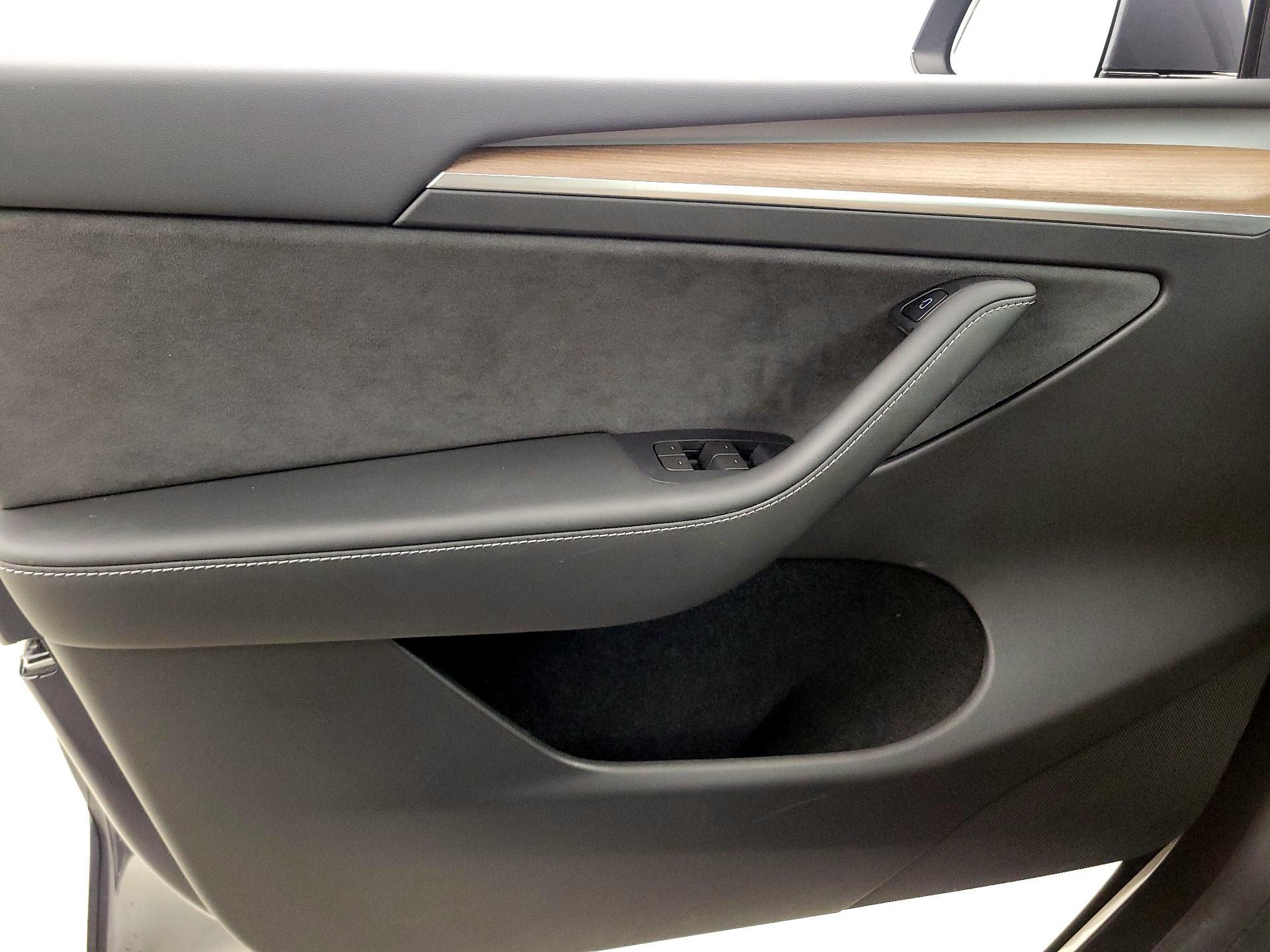 Thumbnail: 2023 Tesla Model Y - 12