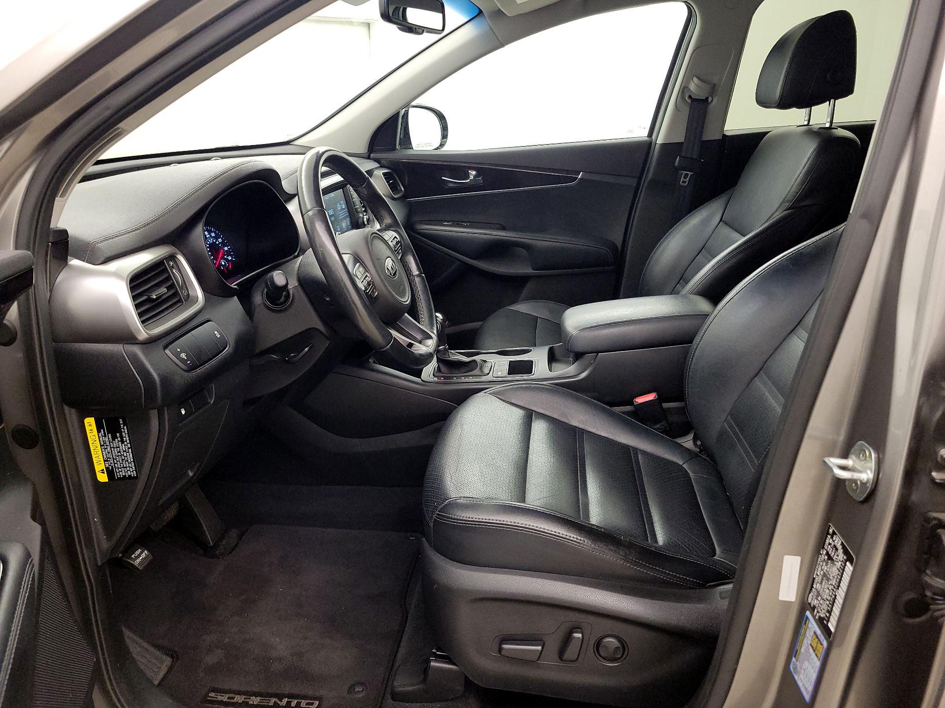 Thumbnail: 2017 Kia Sorento - 11
