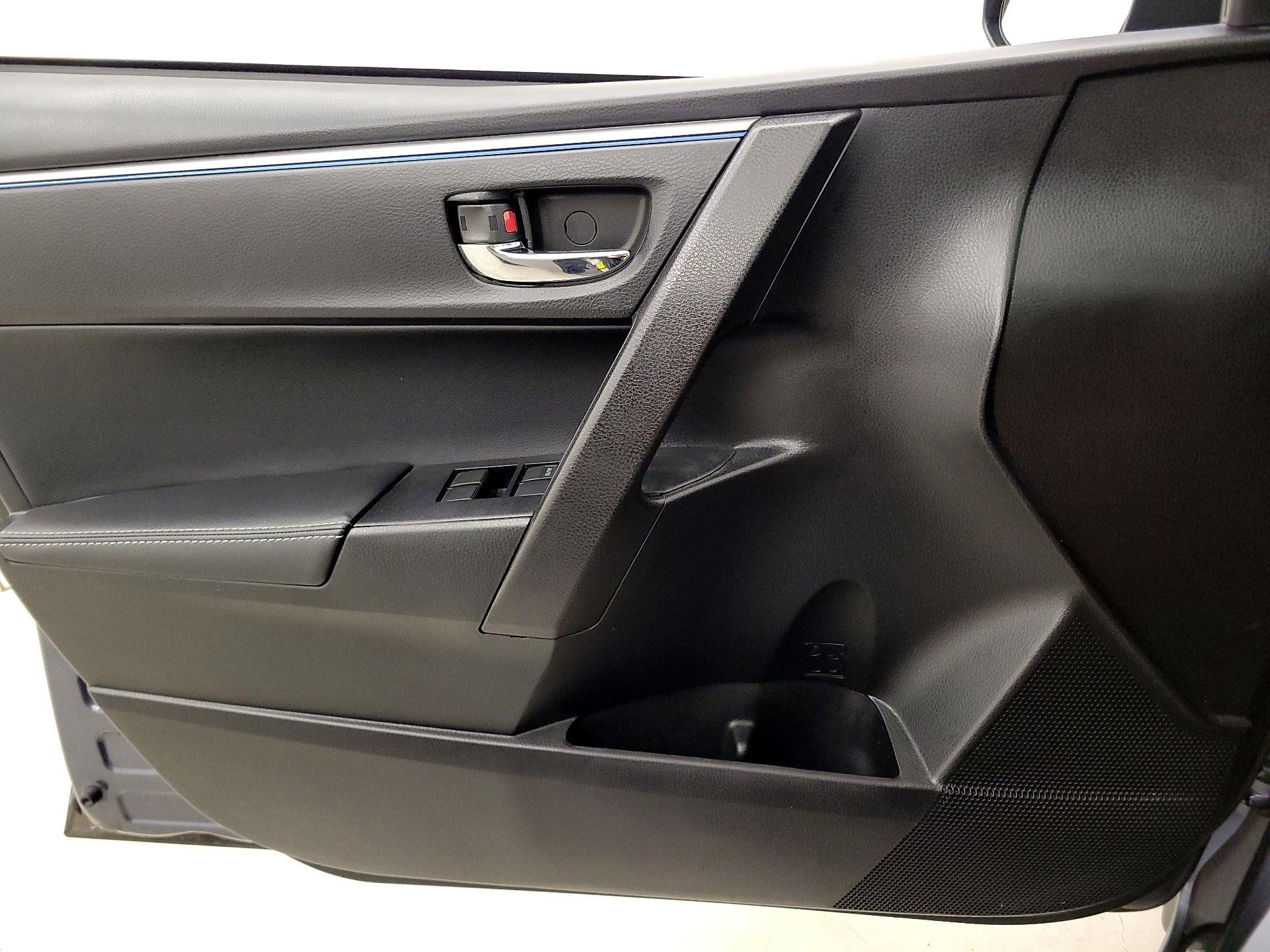 Thumbnail: 2015 Toyota Corolla - 12
