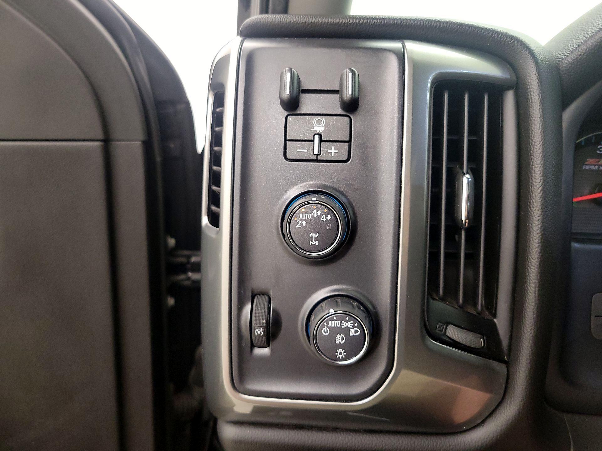 Thumbnail: 2018 Chevrolet Silverado 1500 - 13