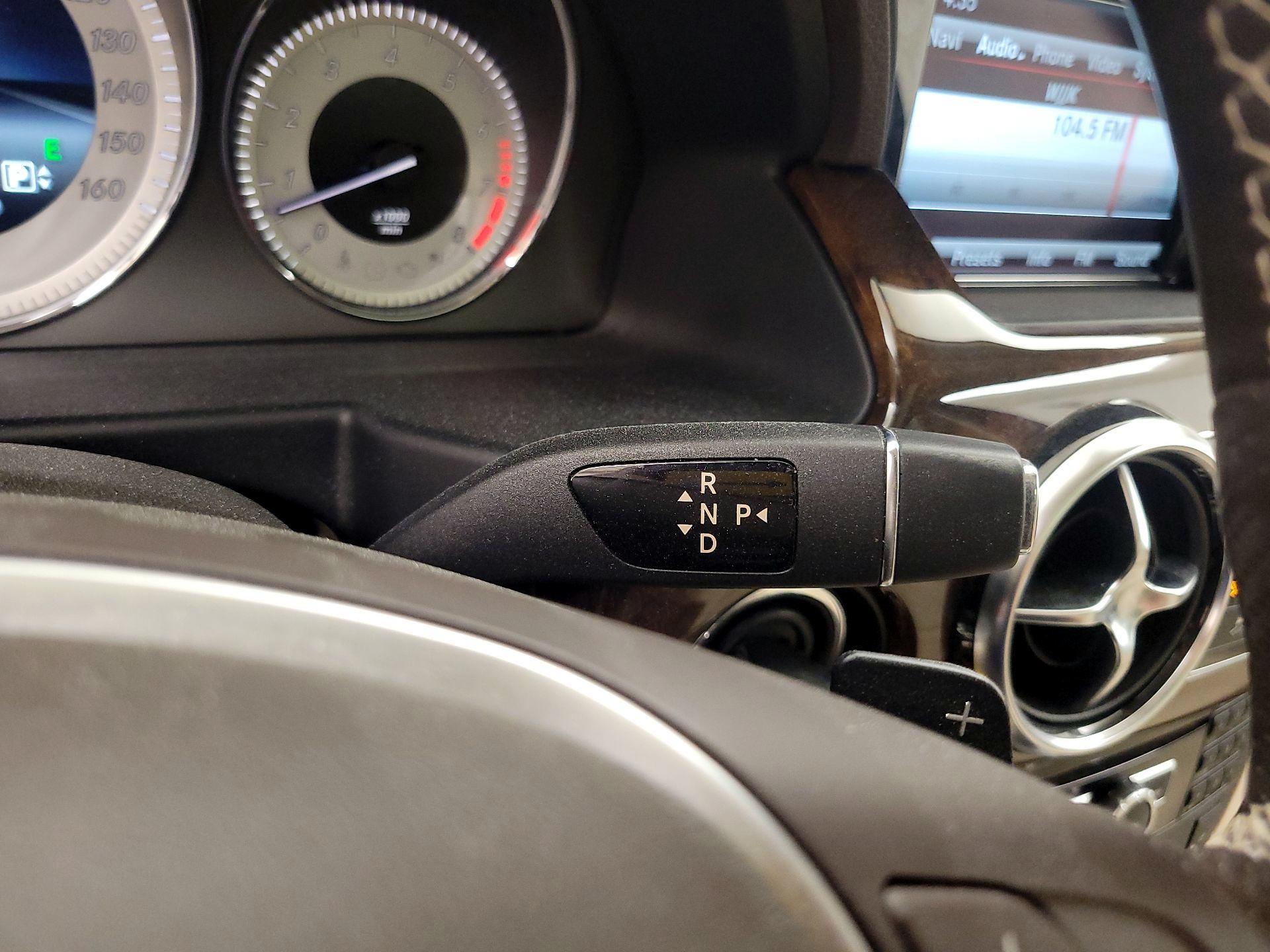 Thumbnail: 2015 Mercedes-Benz GLK - 18