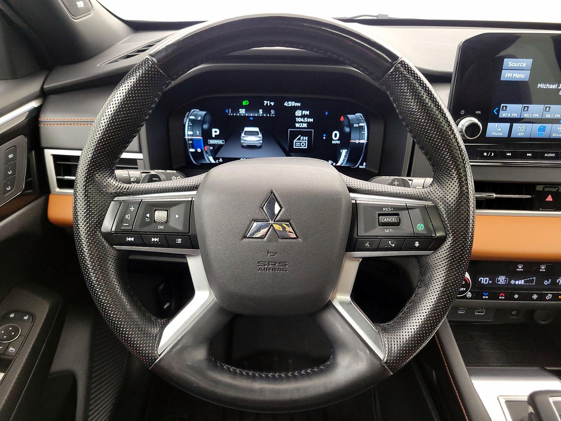 Thumbnail: 2022 Mitsubishi Outlander - 10