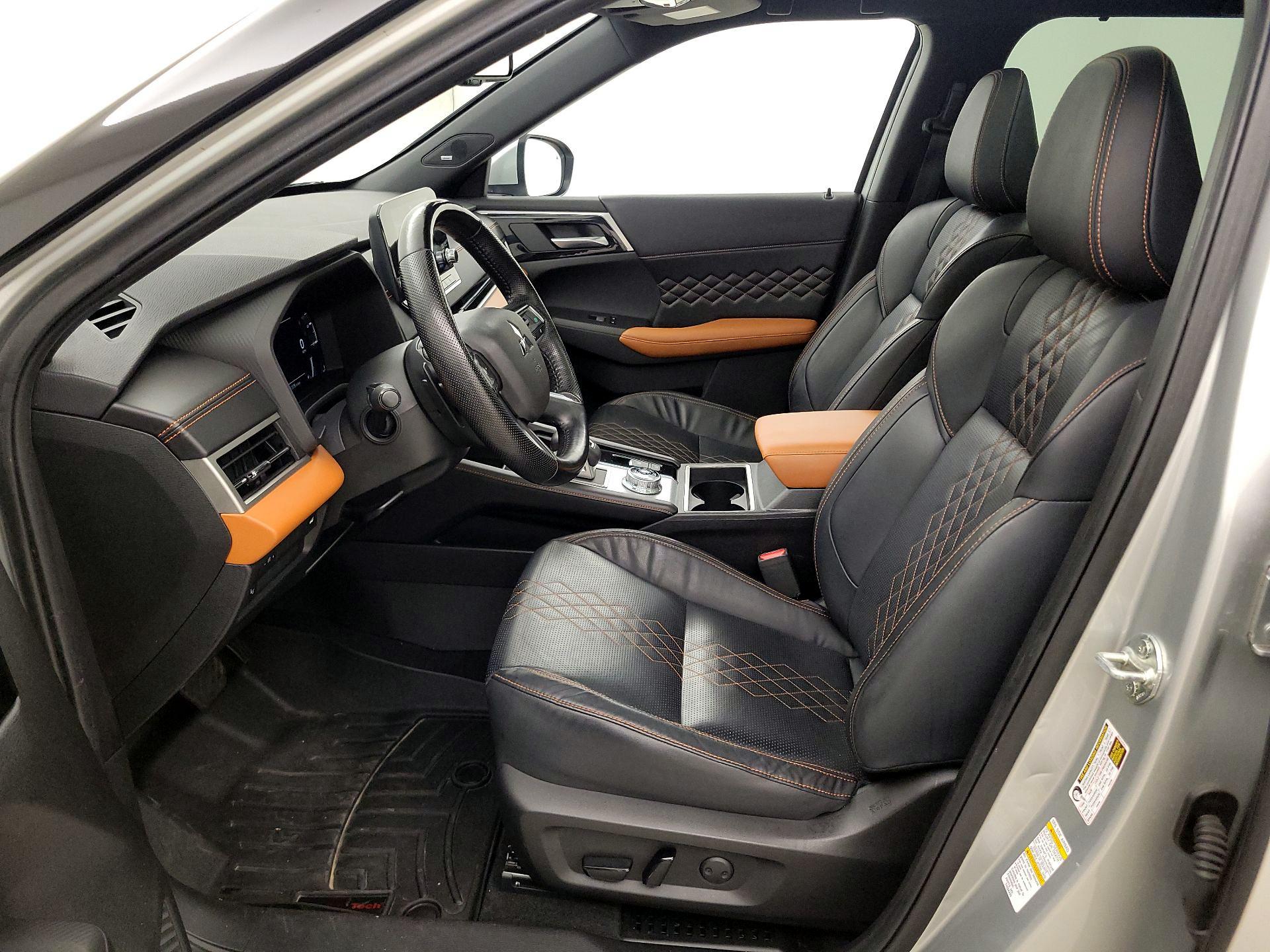 Thumbnail: 2022 Mitsubishi Outlander - 11