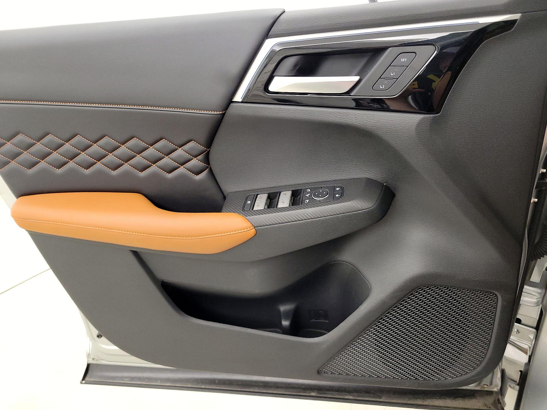 Thumbnail: 2022 Mitsubishi Outlander - 12