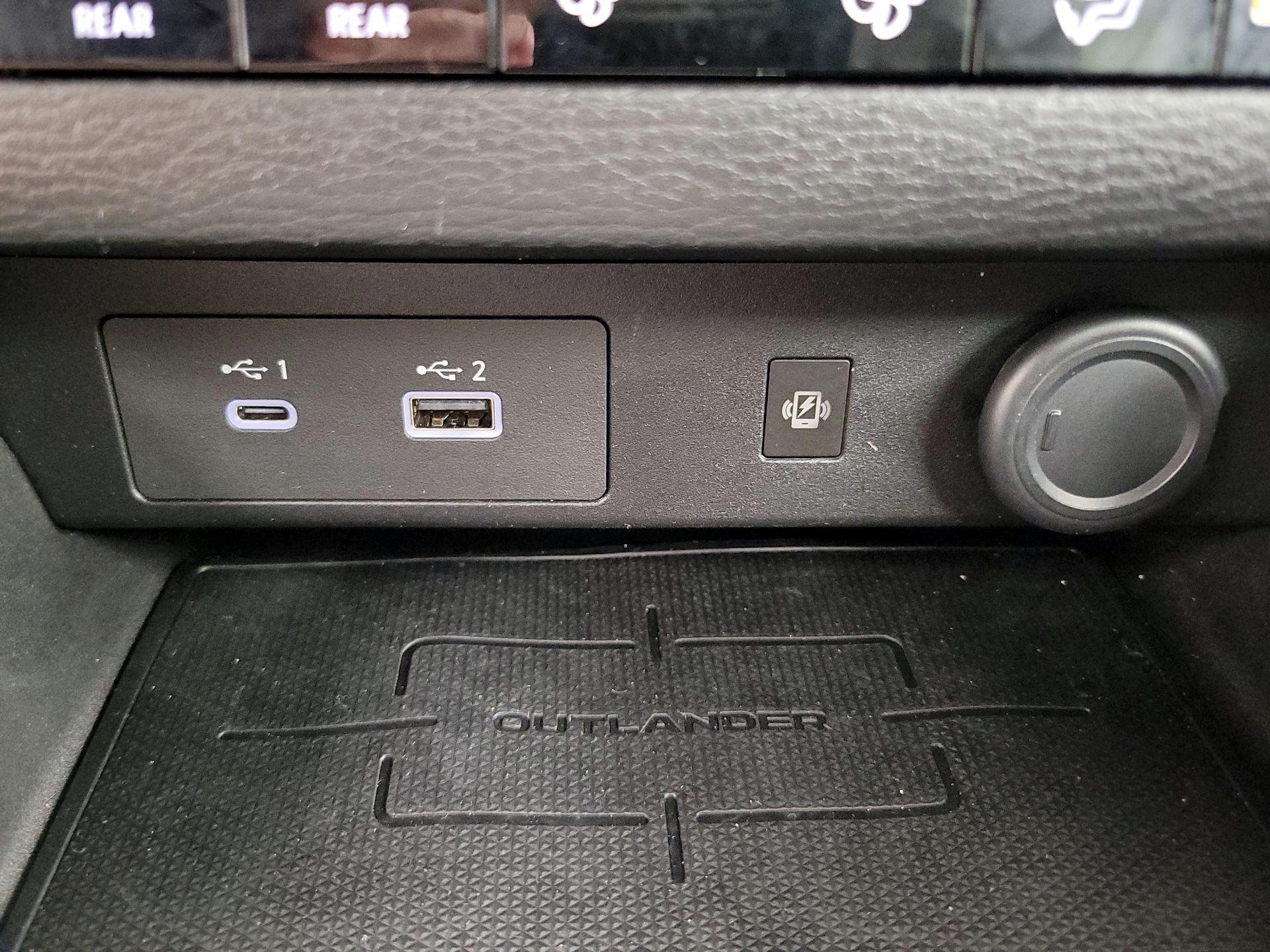 Thumbnail: 2022 Mitsubishi Outlander - 19