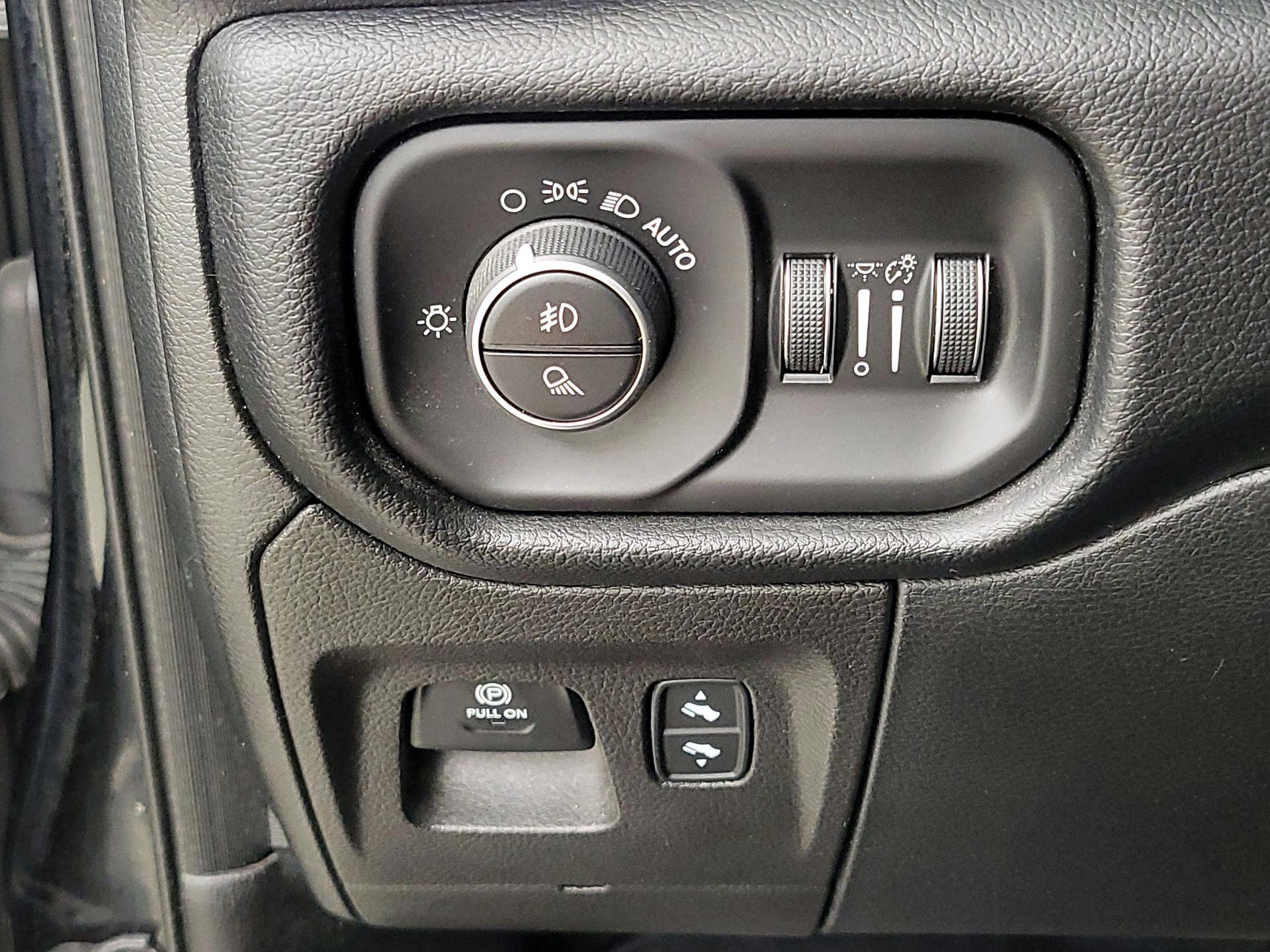 Thumbnail: 2019 RAM 1500 - 13