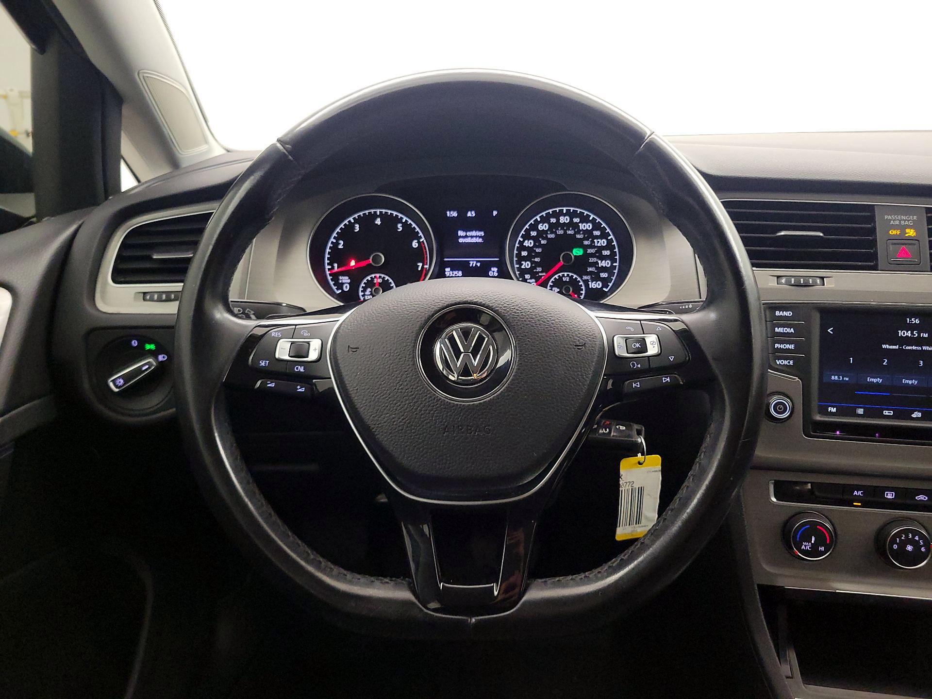Thumbnail: 2017 Volkswagen Golf - 10