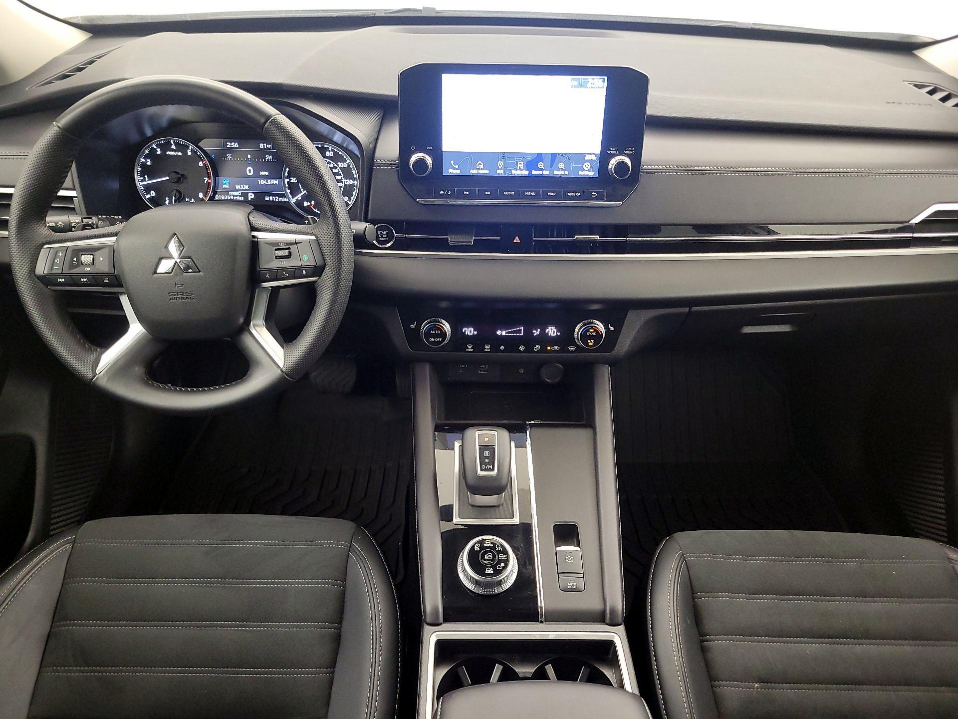 Thumbnail: 2024 Mitsubishi Outlander - 9