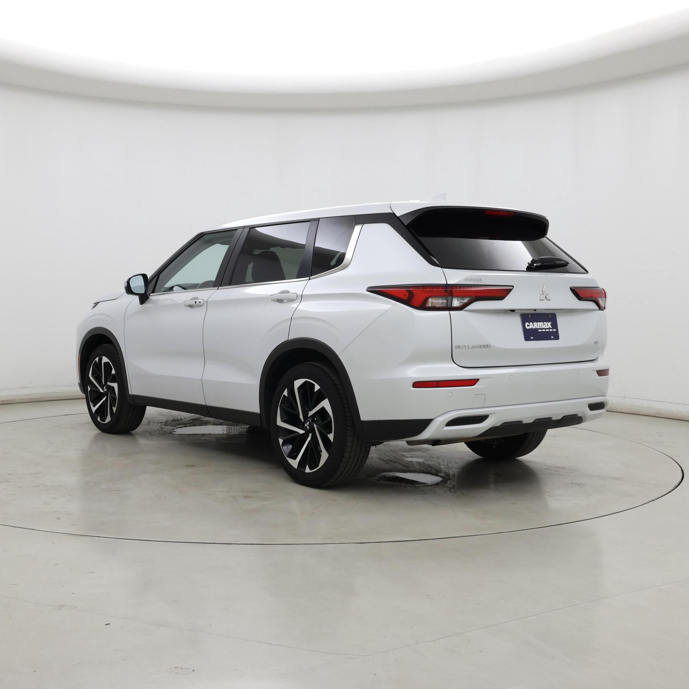 Thumbnail: 2024 Mitsubishi Outlander - 2